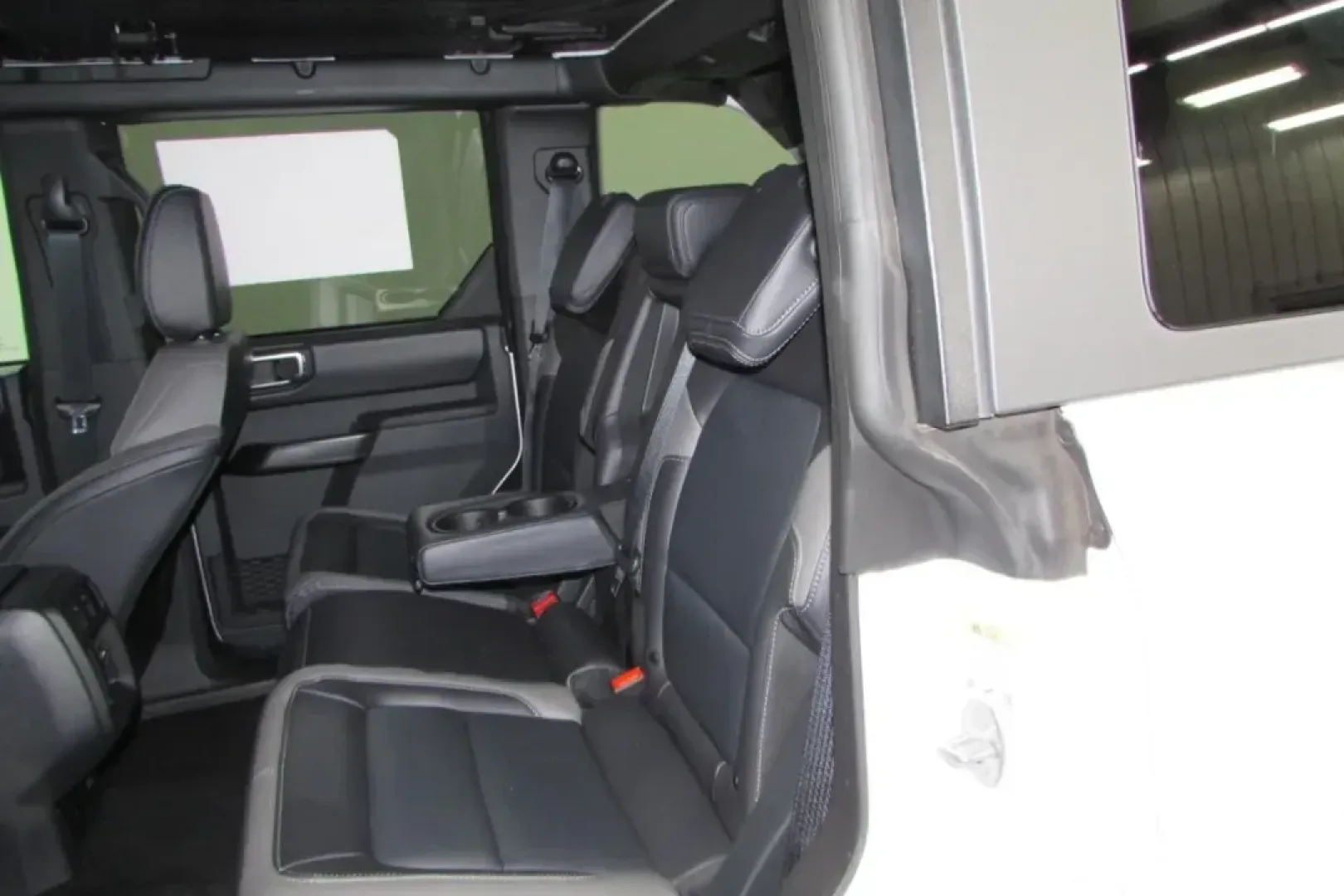 2025 /Smoked Truffle w/Black Leather Ford Bronco Outer Banks (1FMEE8BP0SL) with an 2.7L V6 Turbocharged engine, Automatic transmission, located at 12836 Highway 21, De Soto, MO, 63020, (636) 337-7777, 38.151867, -90.575615 - **Unleash Your Adventurous Spirit with the 2025 Ford Bronco Outer Banks!**<br /> <br /> Are you ready to tackle the great outdoors or navigate the urban jungle? The 2025 Ford Bronco Outer Banks is not just an SUV; it's a lifestyle choice for adventure seekers and families alike. With its rugged yet - Photo#22