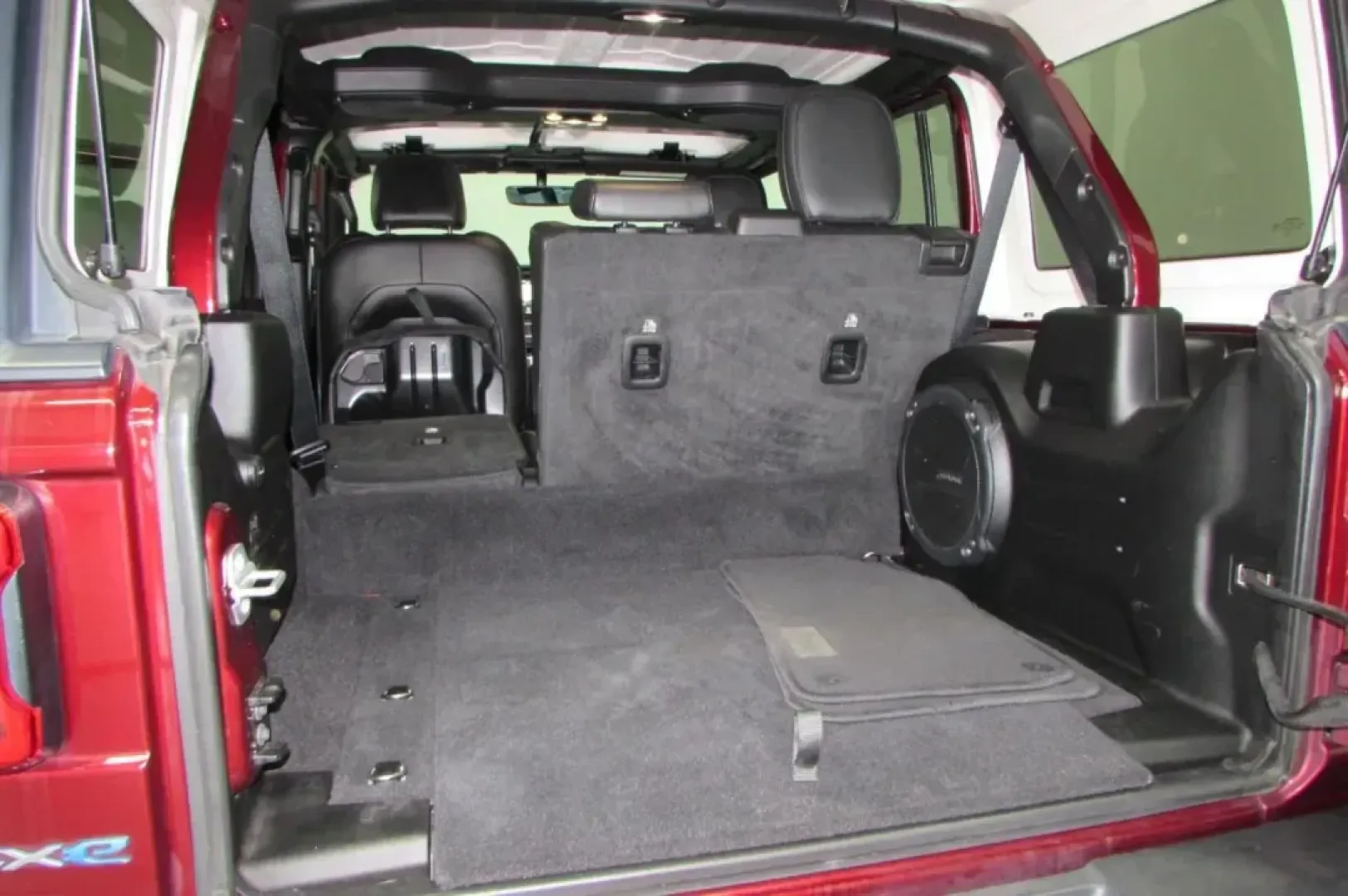 2021 /Dark Saddle/Black Leather Jeep Wrangler Unlimited Sahara 4xe (1C4JJXP62MW) with an Other engine, Automatic transmission, located at 12830 Highway 21, De Soto, MO, 63020, (636) 337-7777, 38.153099, -90.573624 - **Adventure Awaits with the 2021 Jeep Wrangler Unlimited Sahara 4xe Perfect for Your Next Expedition!**<br /> <br /> Are you ready to take your outdoor adventures to the next level? The 2021 Jeep Wrangler Unlimited Sahara 4xe is designed for those who crave excitement and exploration, making it an - Photo#32