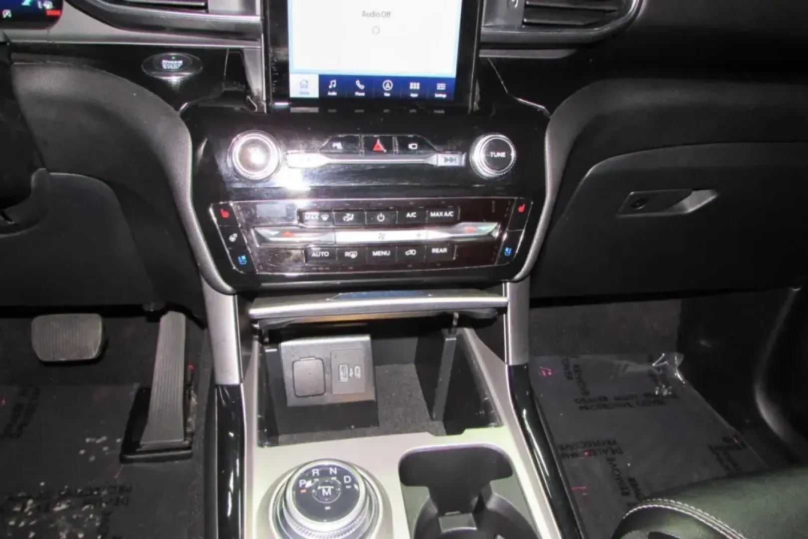 2021 /Ebony Leather Ford Explorer ST (1FM5K8GC7MG) with an Other engine, Automatic transmission, located at 12830 Highway 21, De Soto, MO, 63020, (636) 337-7777, 38.153099, -90.573624 - **Adventure Awaits with the 2021 Ford Explorer ST Perfect for Family Road Trips!**<br /> <br /> Are you ready to elevate your family's adventure game? The 2021 Ford Explorer ST is the ultimate SUV for families on the go, balancing spacious comfort with robust performance. Whether you're headed to l - Photo#19