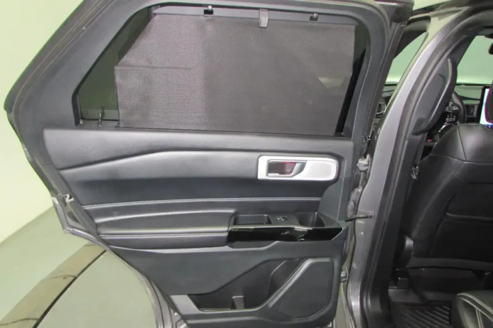 2021 /Ebony Leather Ford Explorer ST (1FM5K8GC7MG) with an Other engine, Automatic transmission, located at 12830 Highway 21, De Soto, MO, 63020, (636) 337-7777, 38.153099, -90.573624 - **Adventure Awaits with the 2021 Ford Explorer ST Perfect for Family Road Trips!**<br /> <br /> Are you ready to elevate your family's adventure game? The 2021 Ford Explorer ST is the ultimate SUV for families on the go, balancing spacious comfort with robust performance. Whether you're headed to l - Photo#22