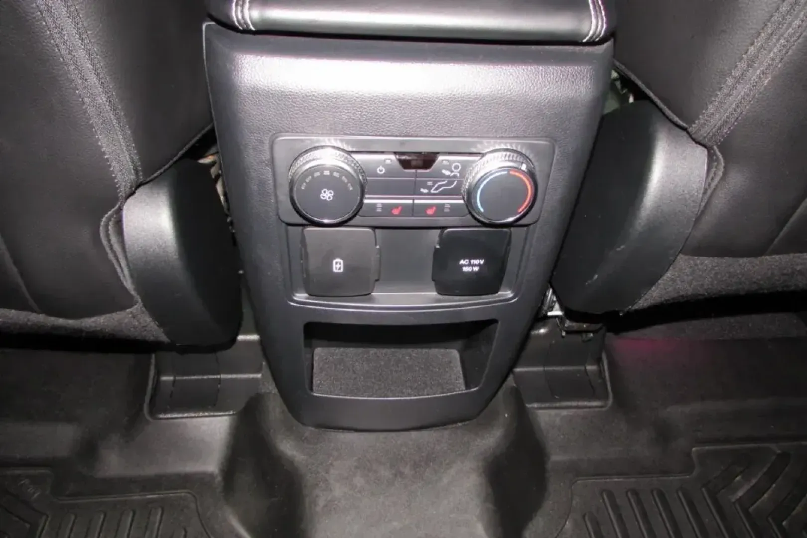 2021 /Ebony Leather Ford Explorer ST (1FM5K8GC7MG) with an Other engine, Automatic transmission, located at 12830 Highway 21, De Soto, MO, 63020, (636) 337-7777, 38.153099, -90.573624 - **Adventure Awaits with the 2021 Ford Explorer ST Perfect for Family Road Trips!**<br /> <br /> Are you ready to elevate your family's adventure game? The 2021 Ford Explorer ST is the ultimate SUV for families on the go, balancing spacious comfort with robust performance. Whether you're headed to l - Photo#24