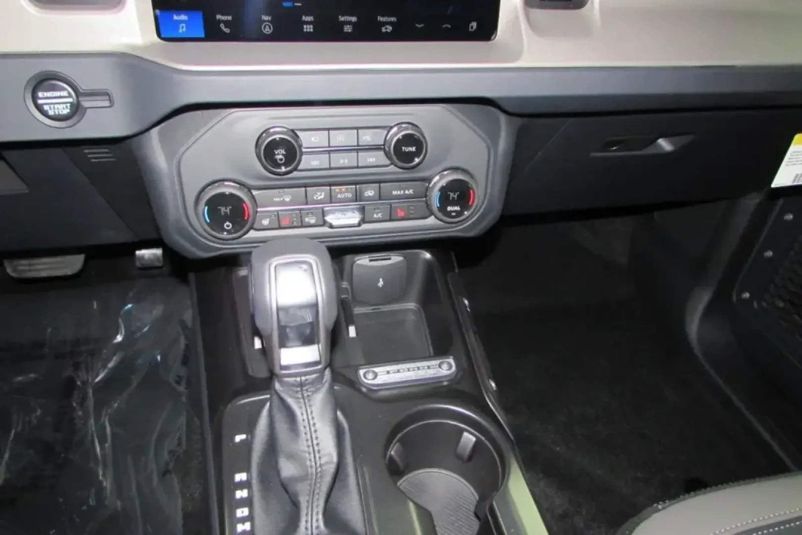 2025 /Smoked Truffle w/Black Leather Ford Bronco Outer Banks (1FMEE8BP7SL) with an 2.7L V6 Turbocharged engine, Automatic transmission, located at 12836 Highway 21, De Soto, MO, 63020, (636) 337-7777, 38.151867, -90.575615 - ### Explore Adventure with the 2025 Ford Bronco Outer Banks at Pettus Ford De Soto<br /> <br /> Are you ready to elevate your weekend getaways or tackle daily commutes with an SUV that seamlessly blends rugged capability and sophisticated comfort? Look no further than the **2025 Ford Bronco Outer Ba - Photo#19