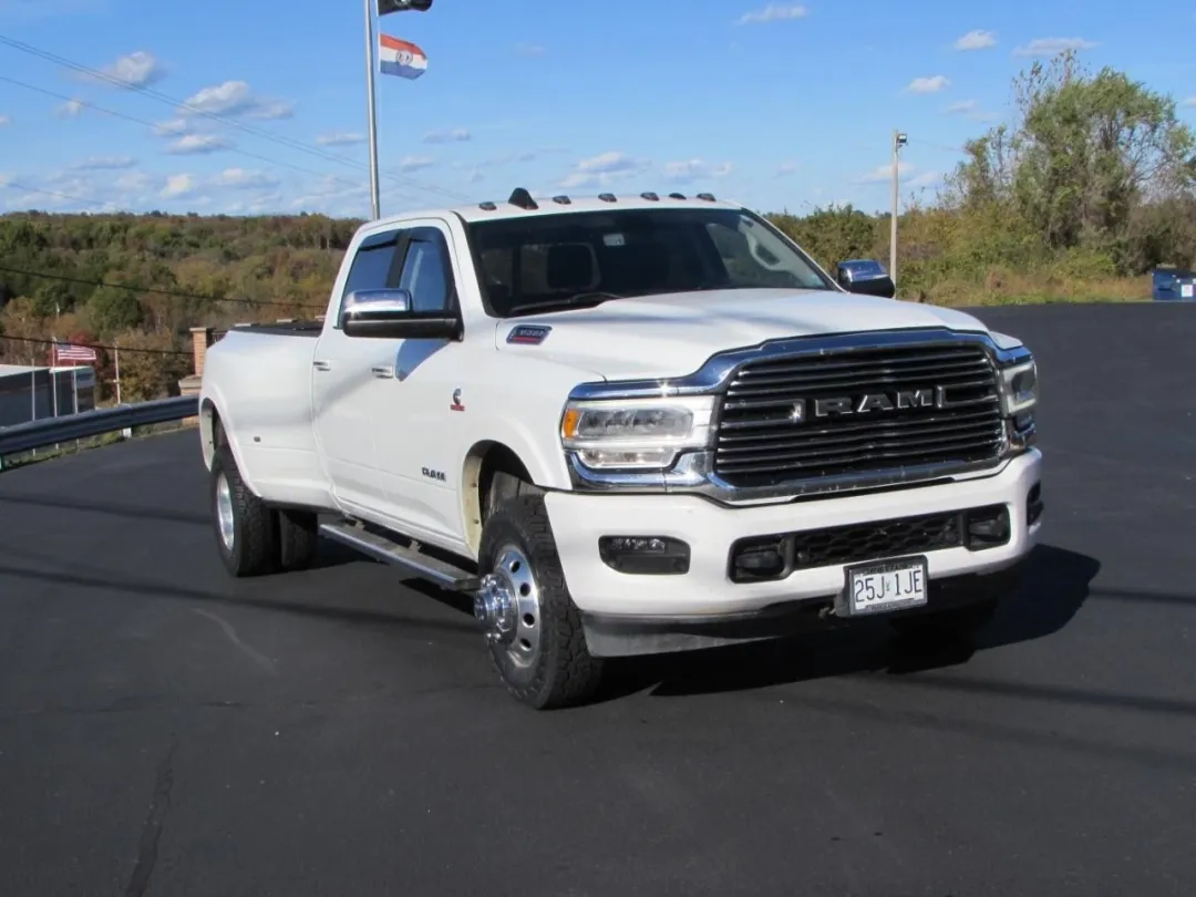 photo of 2022 RAM 3500 Laramie Crew Cab LWB 4WD DRW