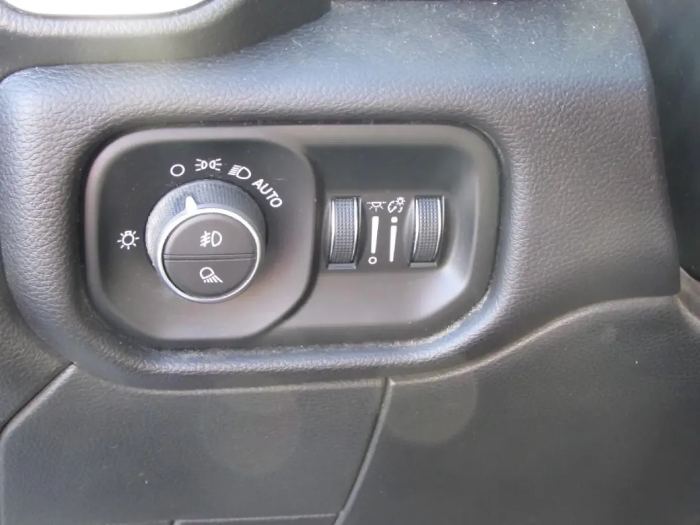 2022 /Black Ram 3500 Laramie (3C63RRJLXNG) with an Other engine, located at 12830 Highway 21, De Soto, MO, 63020, (636) 337-7777, 38.153099, -90.573624 - Are you ready to elevate your work and adventure game? Look no further than this stunning 2022 Ram 3500 4WD Laramie Crew Cab, now available at Pettus CDJR DeSoto, your trusted source for **quality used vehicles** in De Soto, MO. Whether you're hauling equipment for work, towing a trailer for your we - Photo#16