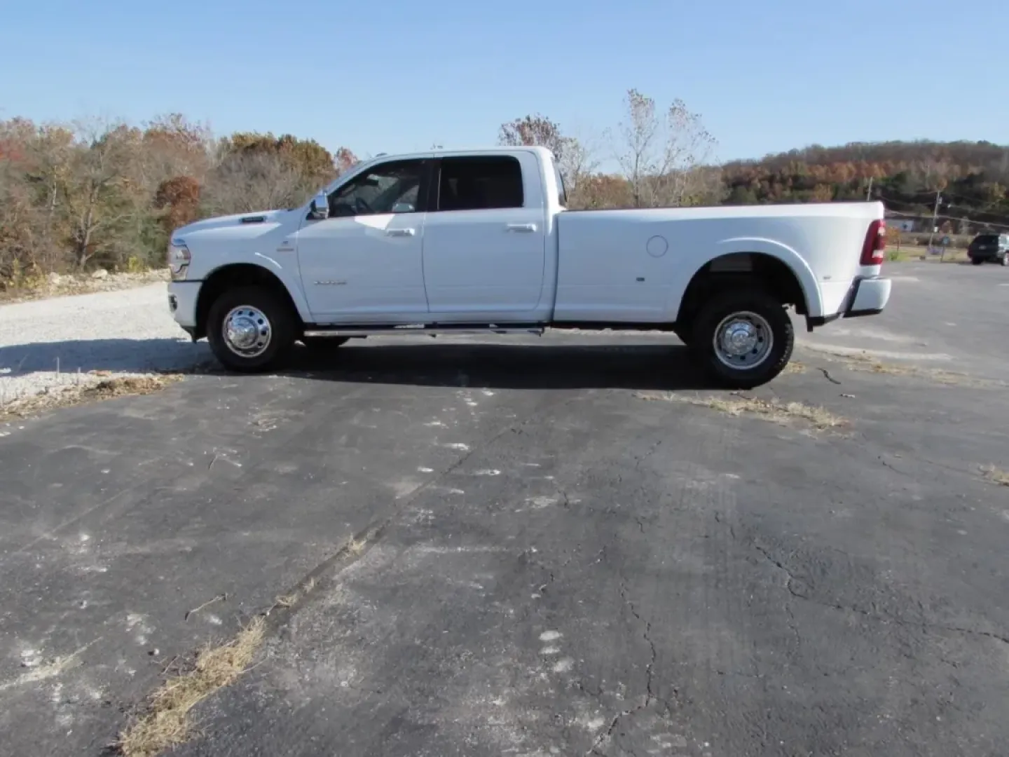 2022 /Black Ram 3500 Laramie (3C63RRJLXNG) with an Other engine, located at 12830 Highway 21, De Soto, MO, 63020, (636) 337-7777, 38.153099, -90.573624 - Are you ready to elevate your work and adventure game? Look no further than this stunning 2022 Ram 3500 4WD Laramie Crew Cab, now available at Pettus CDJR DeSoto, your trusted source for **quality used vehicles** in De Soto, MO. Whether you're hauling equipment for work, towing a trailer for your we - Photo#23