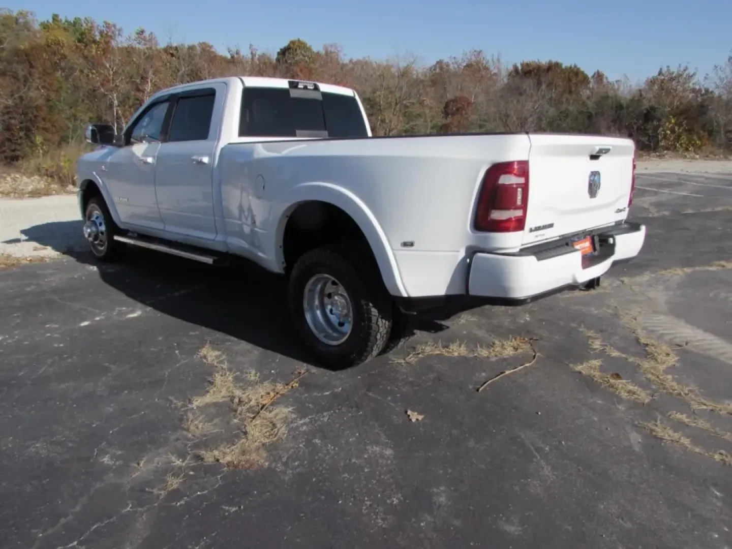 2022 /Black Ram 3500 Laramie (3C63RRJLXNG) with an Other engine, located at 12830 Highway 21, De Soto, MO, 63020, (636) 337-7777, 38.153099, -90.573624 - Are you ready to elevate your work and adventure game? Look no further than this stunning 2022 Ram 3500 4WD Laramie Crew Cab, now available at Pettus CDJR DeSoto, your trusted source for **quality used vehicles** in De Soto, MO. Whether you're hauling equipment for work, towing a trailer for your we - Photo#24