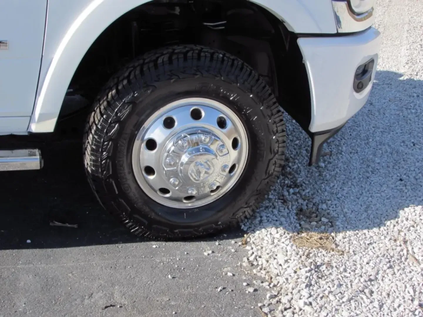 2022 /Black Ram 3500 Laramie (3C63RRJLXNG) with an Other engine, located at 12830 Highway 21, De Soto, MO, 63020, (636) 337-7777, 38.153099, -90.573624 - Are you ready to elevate your work and adventure game? Look no further than this stunning 2022 Ram 3500 4WD Laramie Crew Cab, now available at Pettus CDJR DeSoto, your trusted source for **quality used vehicles** in De Soto, MO. Whether you're hauling equipment for work, towing a trailer for your we - Photo#27