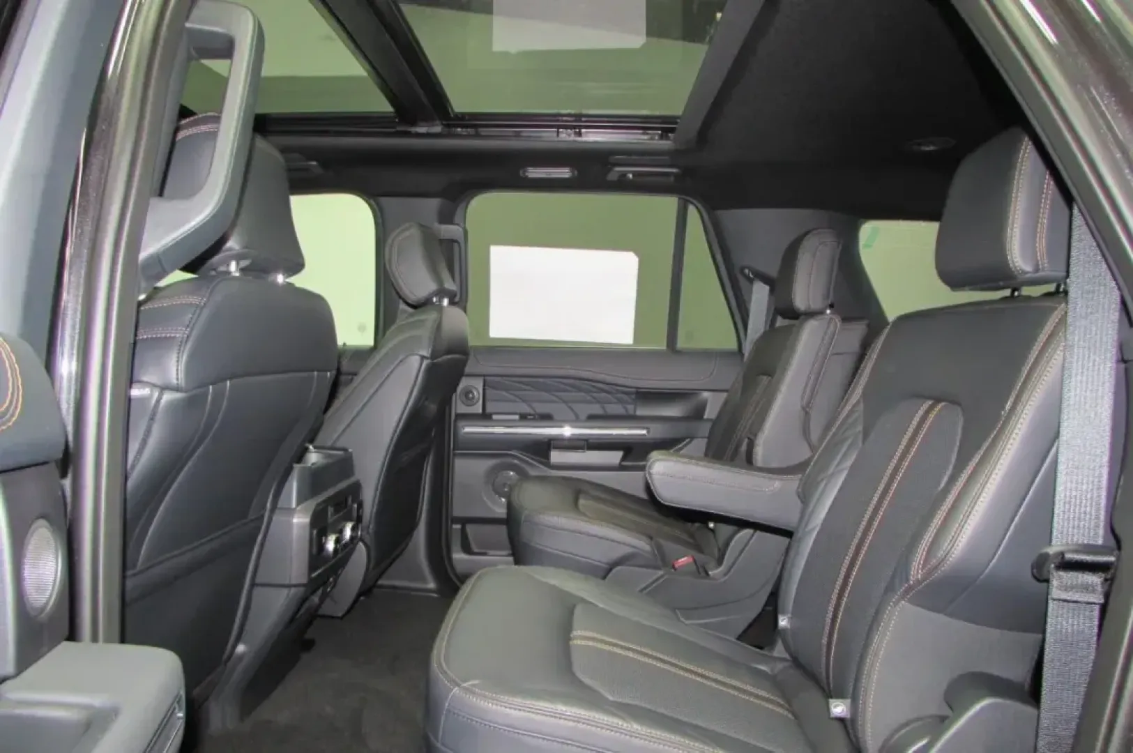 2024 Ford Expedition Max Platinum (1FMJK1M89RE) with an 3.5L EcoBoost V6 engine, Automatic transmission, located at 12836 Highway 21, De Soto, MO, 63020, (636) 337-7777, 38.151867, -90.575615 - ### Unleash Your Adventurous Spirit with the 2024 Ford Expedition Max Platinum<br /> <br /> Are you ready to elevate your family adventures or tackle your daily commute with unmatched style and comfort? Look no further than the exceptional **2024 Ford Expedition Max Platinum**, now available at **Pe - Photo#27