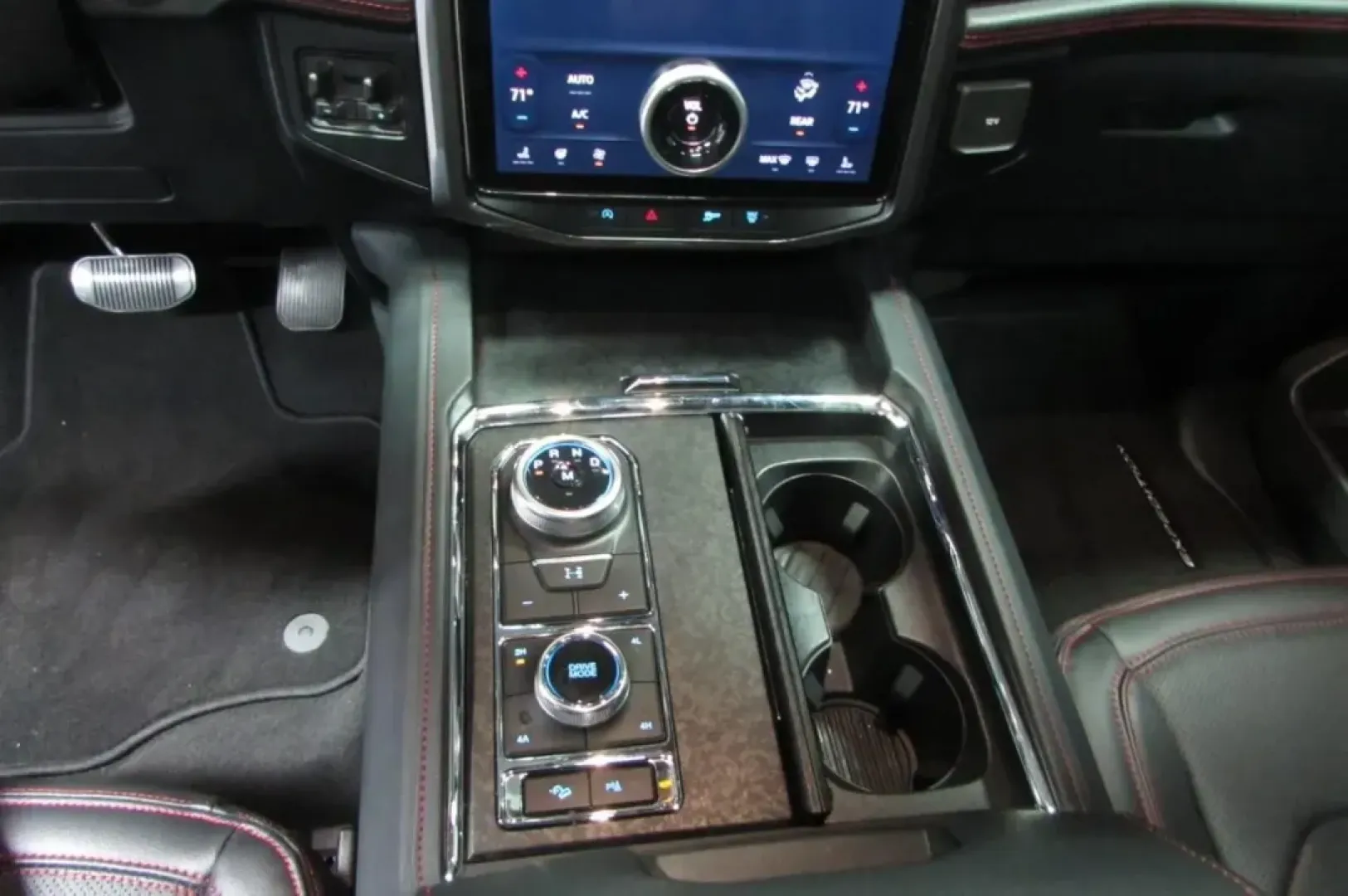 2024 Ford Expedition Max Limited (1FMJK2A84RE) with an 3.5L EcoBoost V6 engine, Automatic transmission, located at 12836 Highway 21, De Soto, MO, 63020, (636) 337-7777, 38.151867, -90.575615 - **Discover the Ultimate Family Adventure Vehicle at Pettus Ford De Soto!**<br /> <br /> Are you ready to elevate your family adventures and weekend getaways? Look no further! The **2024 Ford Expedition Max Limited** is the perfect SUV for growing families and those who crave spaciousness and comfort - Photo#24