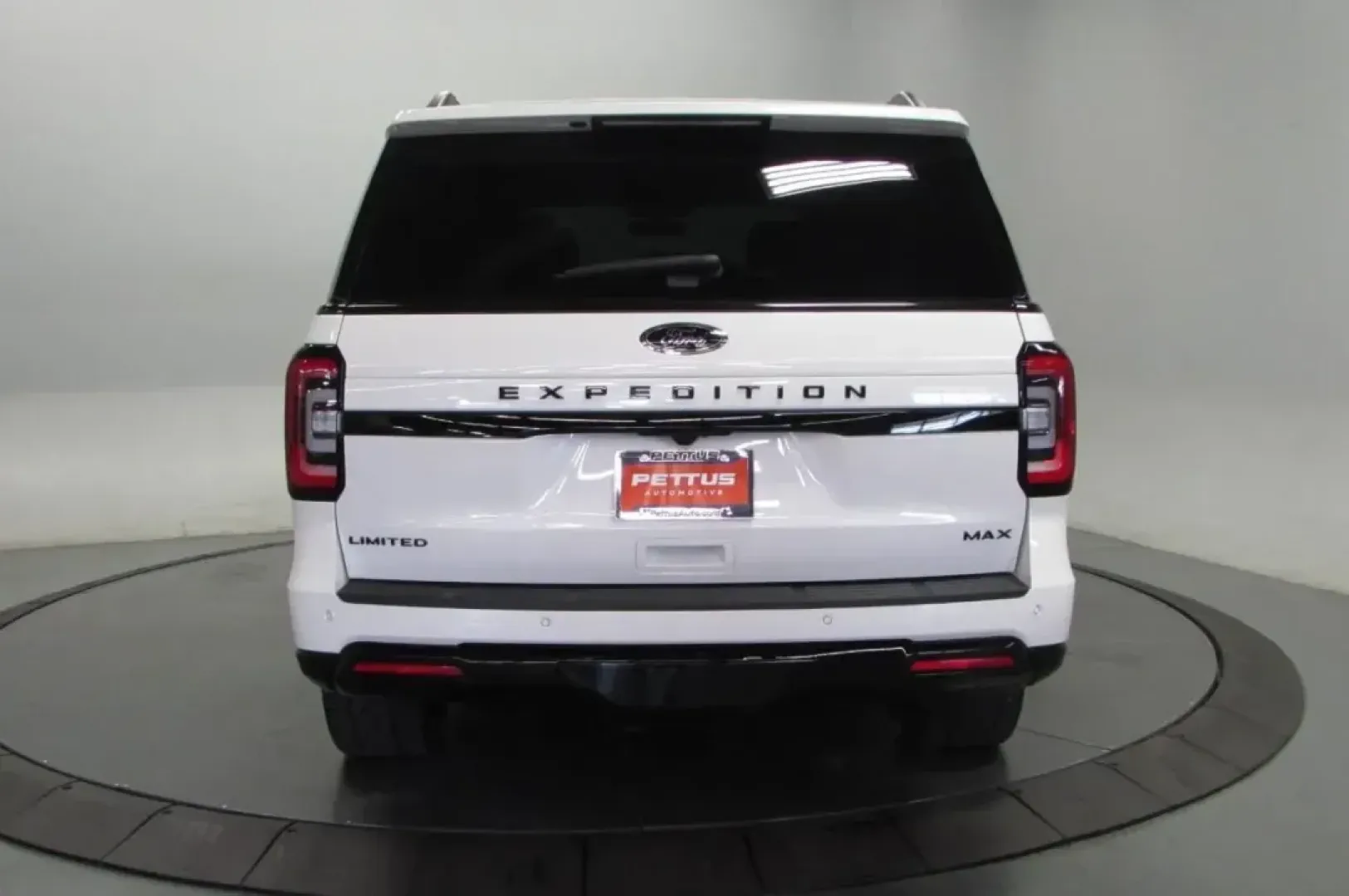 2024 Ford Expedition Max Limited (1FMJK2A84RE) with an 3.5L EcoBoost V6 engine, Automatic transmission, located at 12836 Highway 21, De Soto, MO, 63020, (636) 337-7777, 38.151867, -90.575615 - **Discover the Ultimate Family Adventure Vehicle at Pettus Ford De Soto!**<br /> <br /> Are you ready to elevate your family adventures and weekend getaways? Look no further! The **2024 Ford Expedition Max Limited** is the perfect SUV for growing families and those who crave spaciousness and comfort - Photo#4