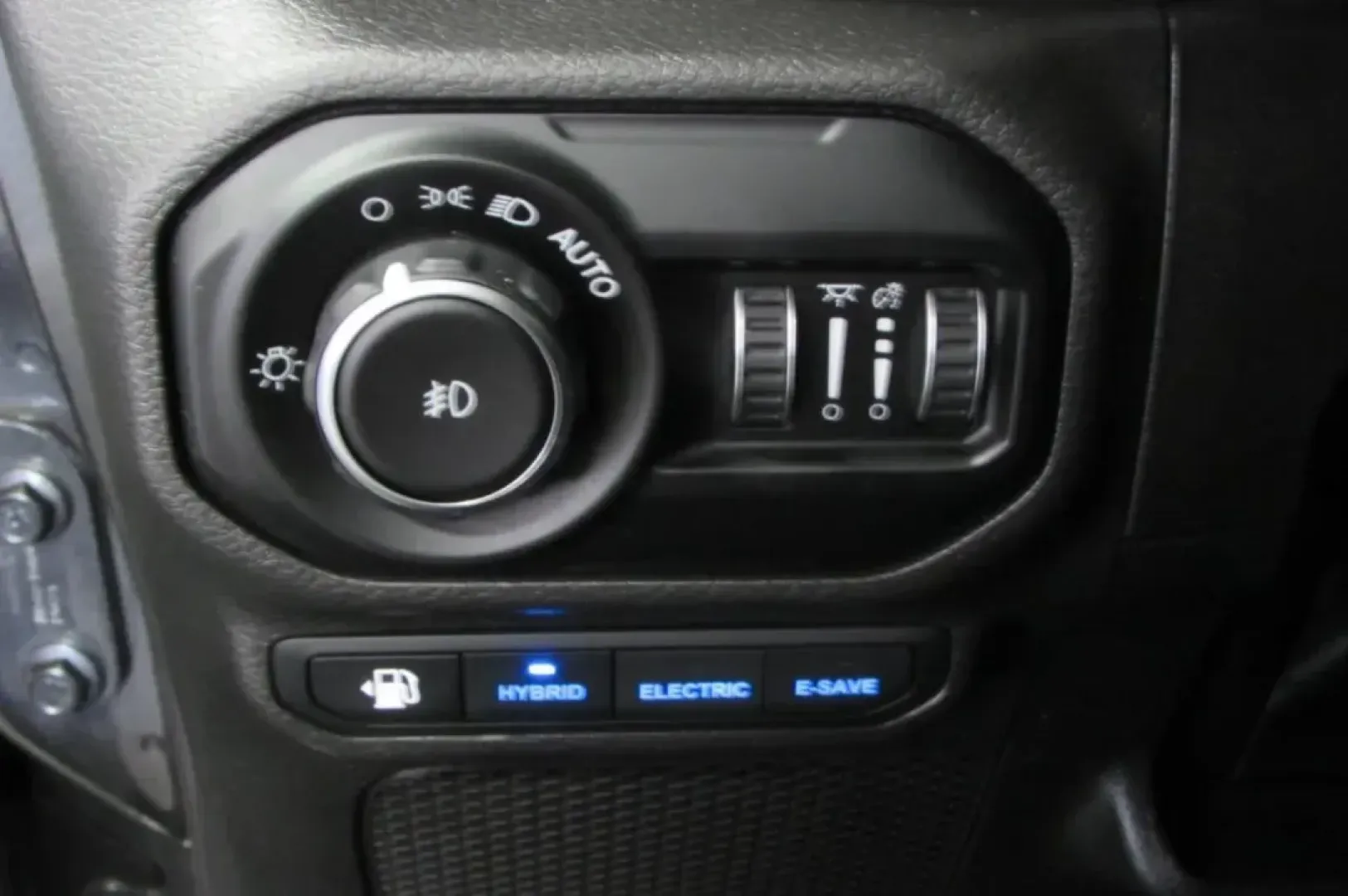 2022 /Black Leather Jeep Wrangler Unlimited Sahara 4xe (1C4JJXP68NW) with an Other engine, Automatic transmission, located at 12830 Highway 21, De Soto, MO, 63020, (636) 337-7777, 38.153099, -90.573624 - **Experience the Ultimate Adventure with the 2022 Jeep Wrangler Unlimited Sahara 4xe at Pettus CDJR DeSoto!**<br /> <br /> Are you in search of the perfect SUV to elevate your family outings or weekend adventures? Look no further than the 2022 Jeep Wrangler Unlimited Sahara 4xe, available now at Pet - Photo#14
