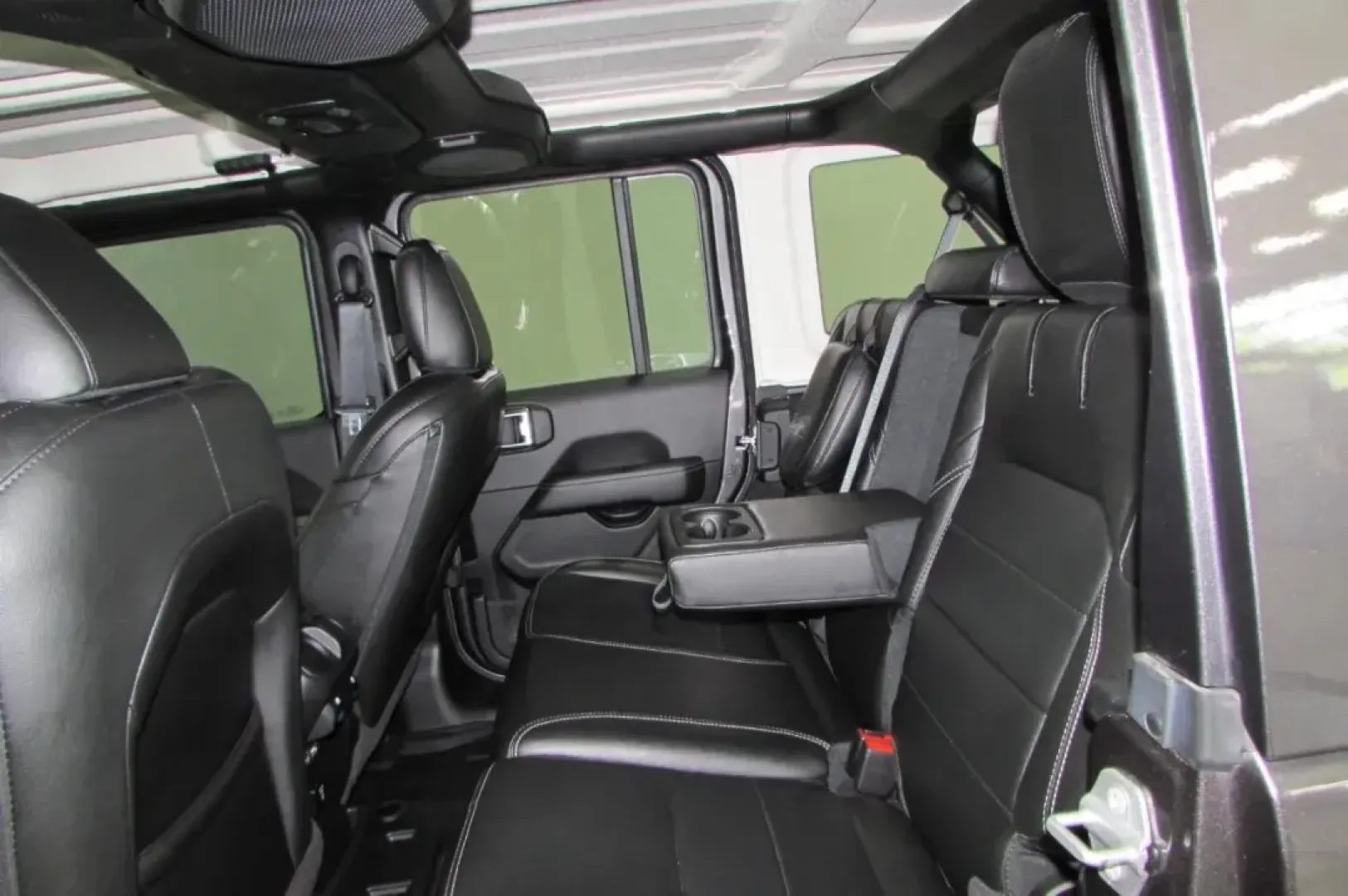2022 /Black Leather Jeep Wrangler Unlimited Sahara 4xe (1C4JJXP68NW) with an Other engine, Automatic transmission, located at 12830 Highway 21, De Soto, MO, 63020, (636) 337-7777, 38.153099, -90.573624 - **Experience the Ultimate Adventure with the 2022 Jeep Wrangler Unlimited Sahara 4xe at Pettus CDJR DeSoto!**<br /> <br /> Are you in search of the perfect SUV to elevate your family outings or weekend adventures? Look no further than the 2022 Jeep Wrangler Unlimited Sahara 4xe, available now at Pet - Photo#26