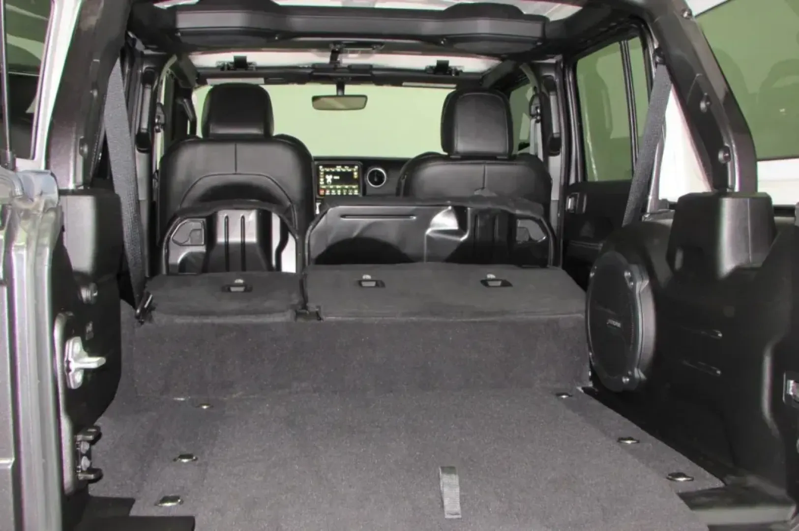 2022 /Black Leather Jeep Wrangler Unlimited Sahara 4xe (1C4JJXP68NW) with an Other engine, Automatic transmission, located at 12830 Highway 21, De Soto, MO, 63020, (636) 337-7777, 38.153099, -90.573624 - **Experience the Ultimate Adventure with the 2022 Jeep Wrangler Unlimited Sahara 4xe at Pettus CDJR DeSoto!**<br /> <br /> Are you in search of the perfect SUV to elevate your family outings or weekend adventures? Look no further than the 2022 Jeep Wrangler Unlimited Sahara 4xe, available now at Pet - Photo#29