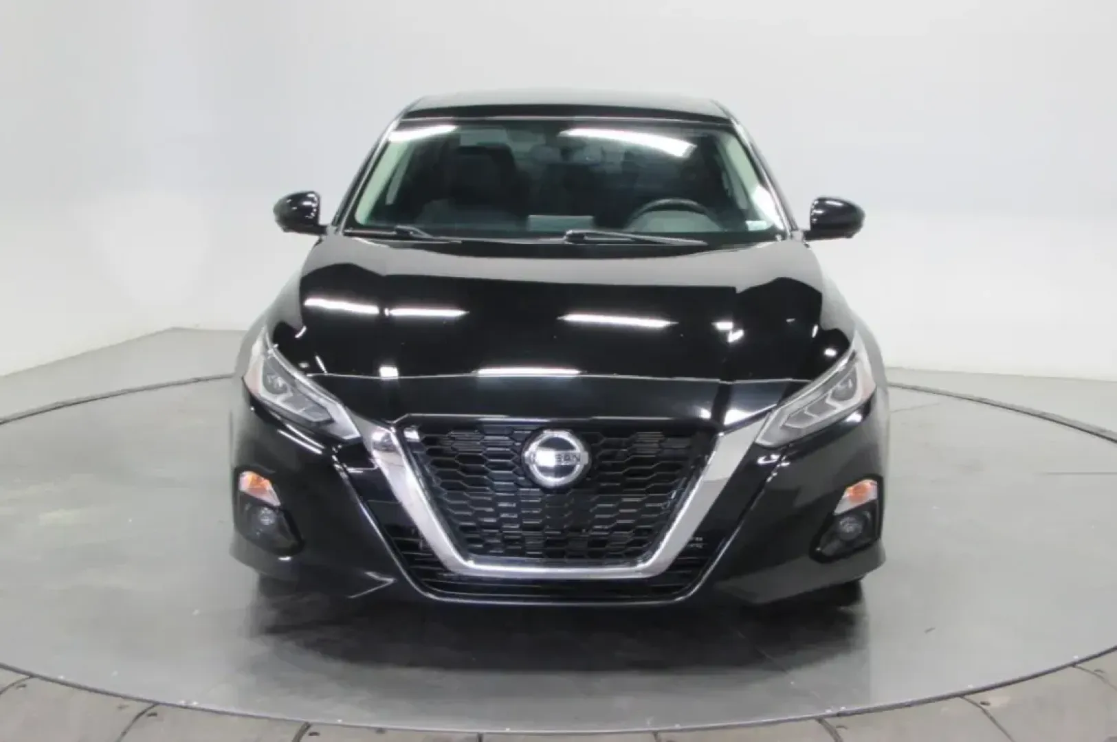 2021 /Charcoal Leather Nissan Altima 2.5 Platinum (1N4BL4FW1MN) with an Other engine, Automatic transmission, located at 12830 Highway 21, De Soto, MO, 63020, (636) 337-7777, 38.153099, -90.573624 - **Experience the Road Like Never Before: 2021 Nissan Altima Platinum Awaits You at Pettus CDJR DeSoto!**<br /> <br /> Are you in the market for a reliable sedan that seamlessly blends style, comfort, and advanced technology? Look no further than this stunning 2021 Nissan Altima Platinum, available n - Photo#1