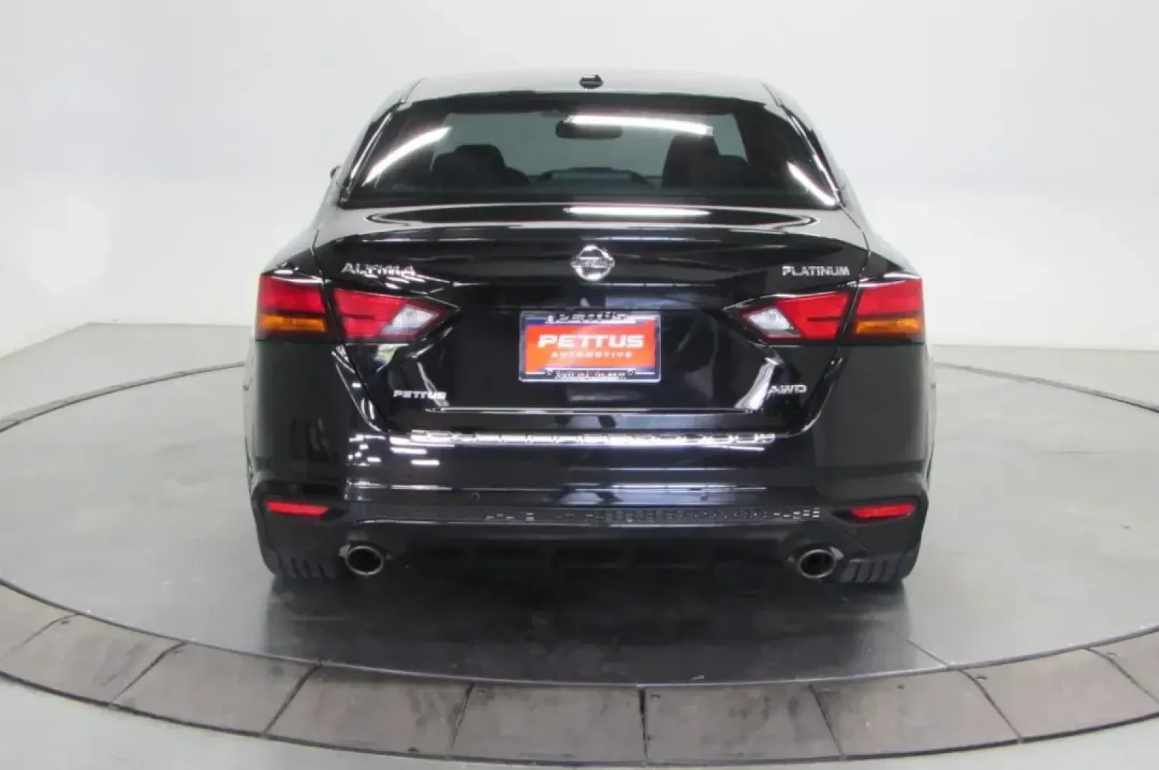 2021 /Charcoal Leather Nissan Altima 2.5 Platinum (1N4BL4FW1MN) with an Other engine, Automatic transmission, located at 12830 Highway 21, De Soto, MO, 63020, (636) 337-7777, 38.153099, -90.573624 - **Experience the Road Like Never Before: 2021 Nissan Altima Platinum Awaits You at Pettus CDJR DeSoto!**<br /> <br /> Are you in the market for a reliable sedan that seamlessly blends style, comfort, and advanced technology? Look no further than this stunning 2021 Nissan Altima Platinum, available n - Photo#6