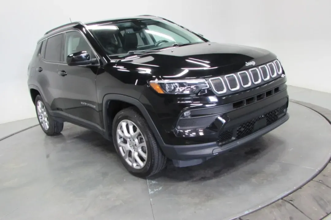 2022 Jeep Compass Latitude Lux