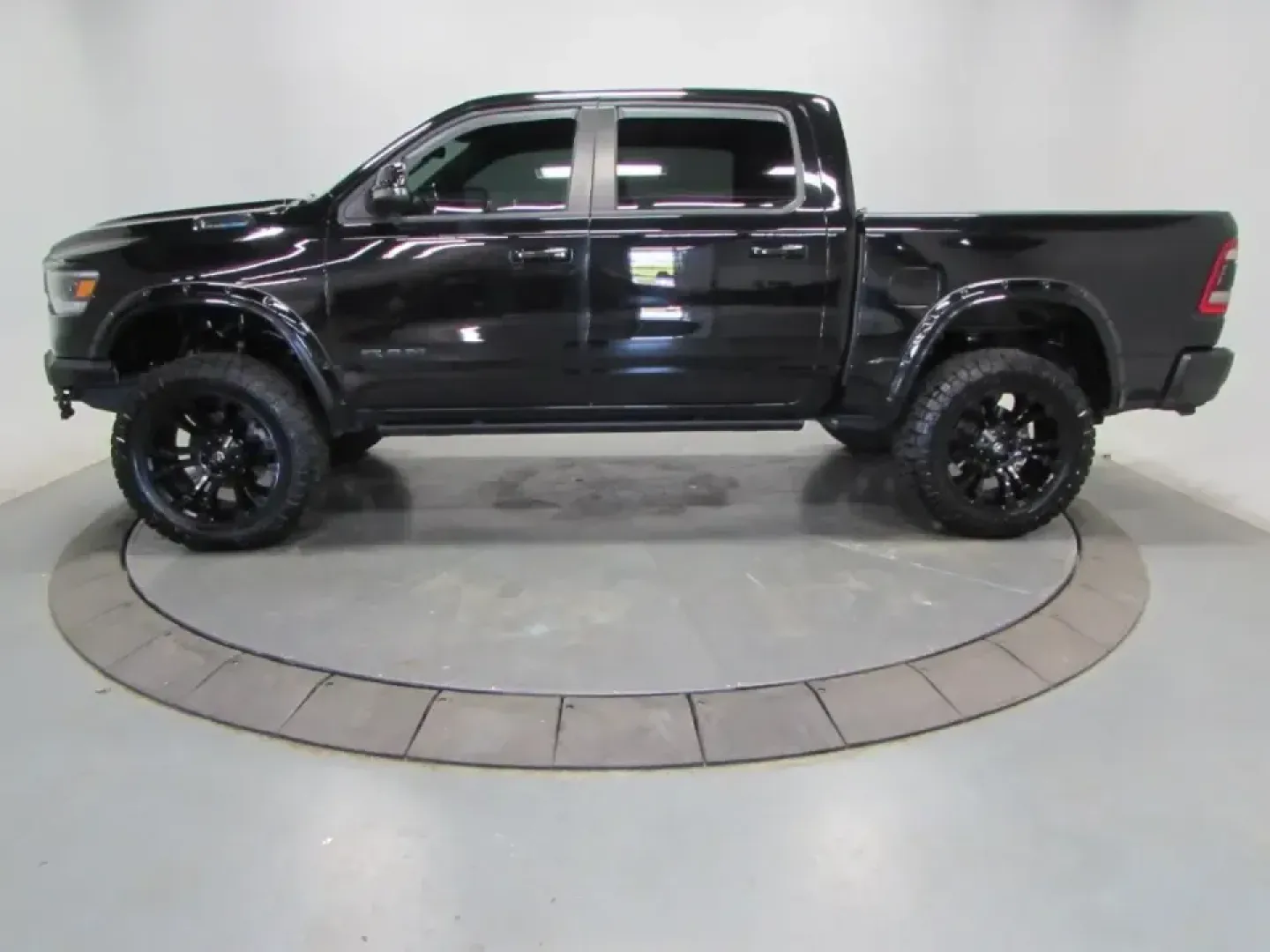 2023 /Black Ram 1500 Big Horn/Lone Star (1C6SRFFTXPN) with an 5.7L V8 OHV 16V engine, 8A transmission, located at 12830 Highway 21, De Soto, MO, 63020, (636) 337-7777, 38.153099, -90.573624 - Whether you're hauling mulch for a weekend project, towing a boat to the lake, or simply wanting a confident daily driver for Missouri backroads, this **2023 Ram 1500 Big Horn/Lone Star** is built for real life. With **Four Wheel Drive**, a strong **5.7L V8 OHV 16V** paired to an **8-speed automatic - Photo#3