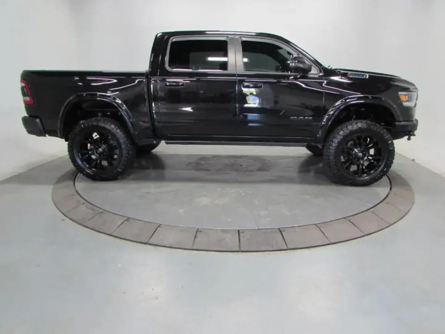 2023 /Black Ram 1500 Big Horn/Lone Star (1C6SRFFTXPN) with an 5.7L V8 OHV 16V engine, 8A transmission, located at 12830 Highway 21, De Soto, MO, 63020, (636) 337-7777, 38.153099, -90.573624 - Whether you're hauling mulch for a weekend project, towing a boat to the lake, or simply wanting a confident daily driver for Missouri backroads, this **2023 Ram 1500 Big Horn/Lone Star** is built for real life. With **Four Wheel Drive**, a strong **5.7L V8 OHV 16V** paired to an **8-speed automatic - Photo#7