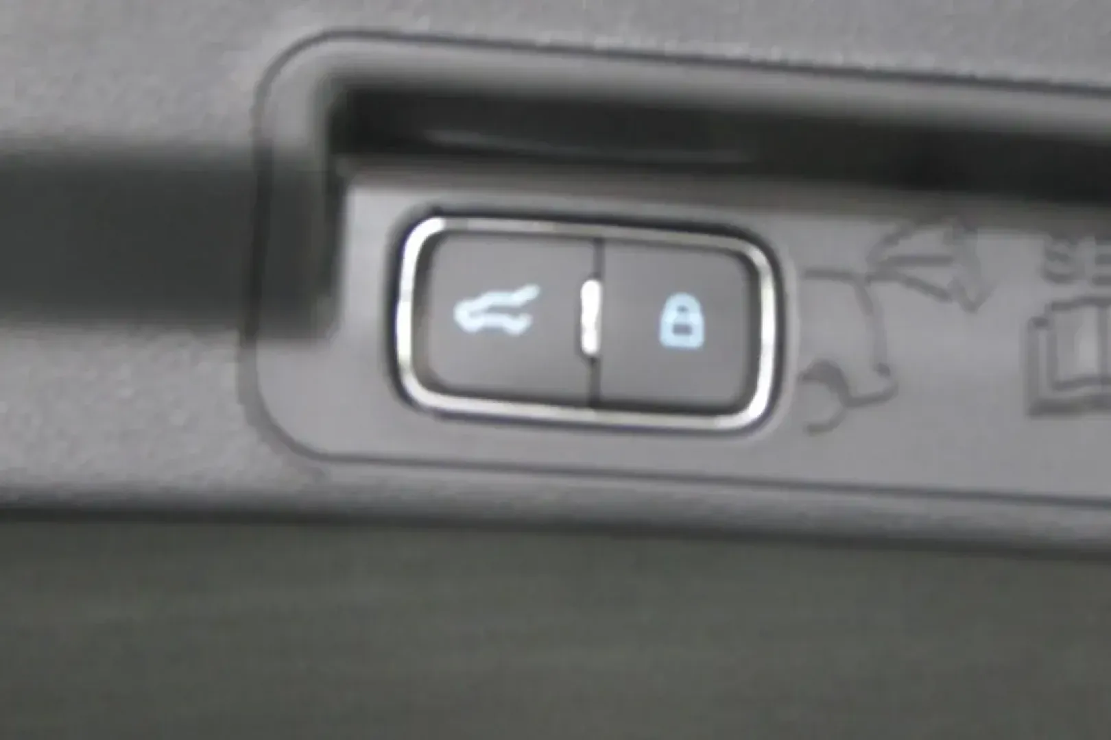 2025 /Dark Gray/Onyx Leather Trimmed Ford Explorer Active (1FMUK8DH0SG) with an 2.3L EcoBoost I-4 engine, Automatic transmission, located at 12836 Highway 21, De Soto, MO, 63020, (636) 337-7777, 38.151867, -90.575615 - **Explore Adventure and Family Comfort with the 2025 Ford Explorer at Pettus Ford De Soto**<br /> <br /> If you're seeking the perfect vehicle to elevate your family adventures or weekend getaways, look no further than the stunning 2025 Ford Explorer. This versatile SUV seamlessly blends comfort, te - Photo#31