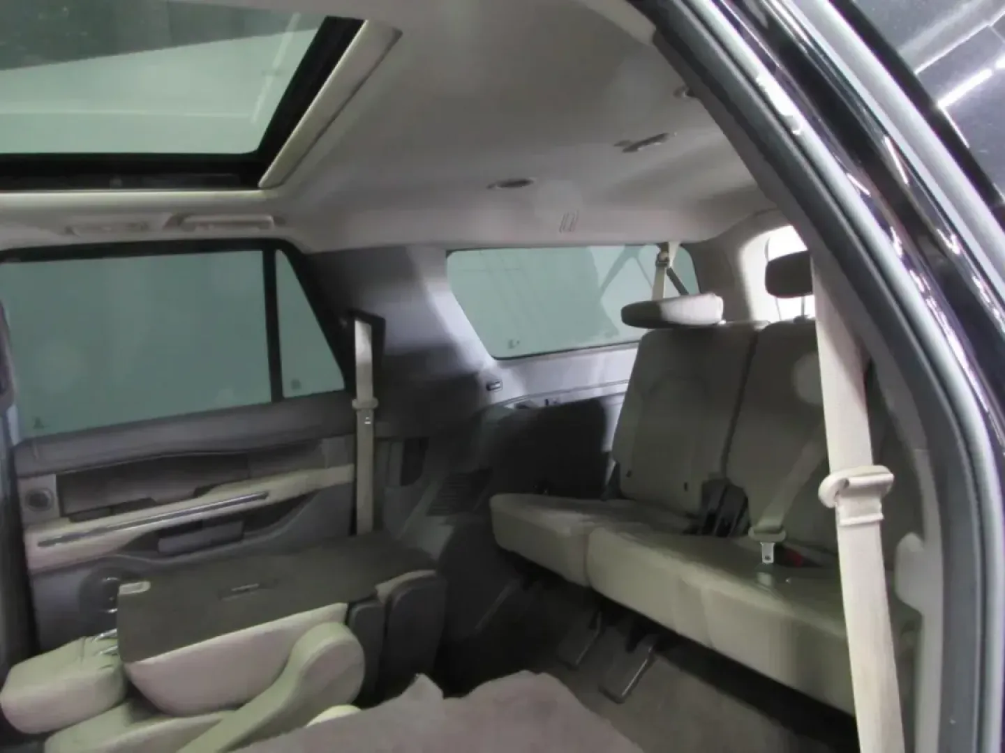 2020 /Medium Stone Leather Ford Expedition Max Limited (1FMJK2AT9LE) with an Other engine, Automatic transmission, located at 12830 Highway 21, De Soto, MO, 63020, (636) 337-7777, 38.153099, -90.573624 - **Discover Adventure and Comfort with the 2020 Ford Expedition Max Limited at Pettus CDJR DeSoto**<br /> <br /> Are you ready to elevate your family road trips, weekend adventures, or daily commutes? Look no further than this stunning 2020 Ford Expedition Max Limited, available now at Pettus CDJR De - Photo#38