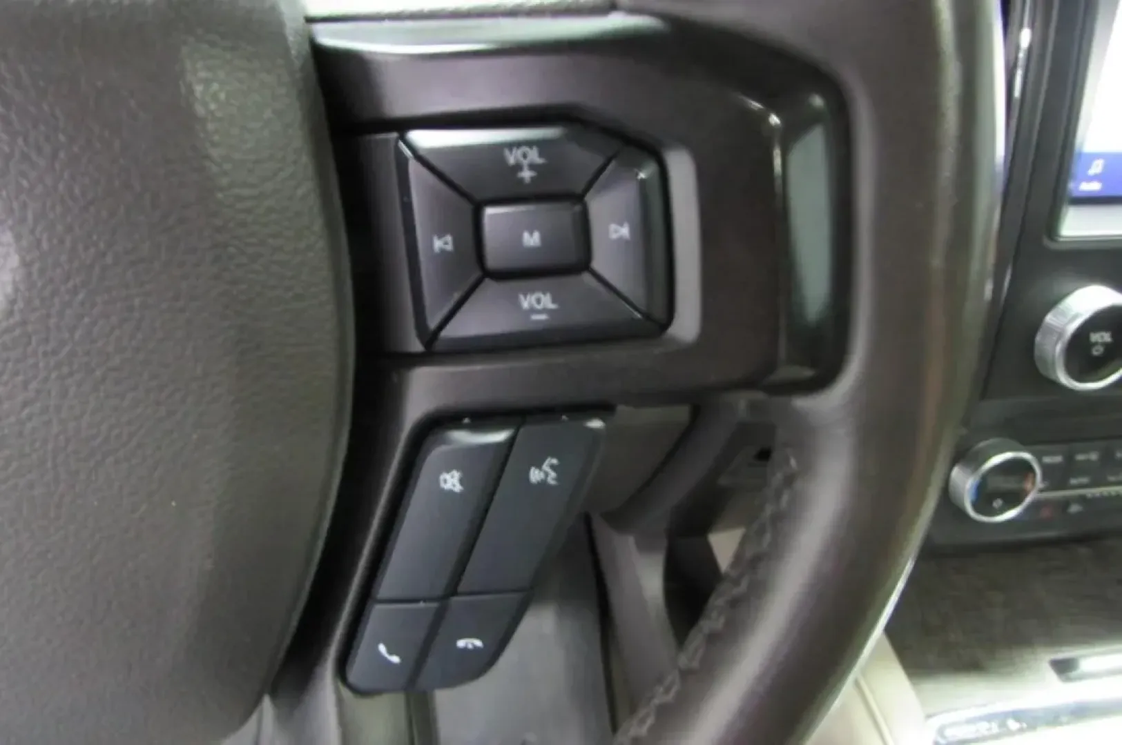 2020 /Medium Stone Leather Ford Expedition Max Limited (1FMJK2AT9LE) with an Other engine, Automatic transmission, located at 12830 Highway 21, De Soto, MO, 63020, (636) 337-7777, 38.153099, -90.573624 - **Discover Adventure and Comfort with the 2020 Ford Expedition Max Limited at Pettus CDJR DeSoto**<br /> <br /> Are you ready to elevate your family road trips, weekend adventures, or daily commutes? Look no further than this stunning 2020 Ford Expedition Max Limited, available now at Pettus CDJR De - Photo#16