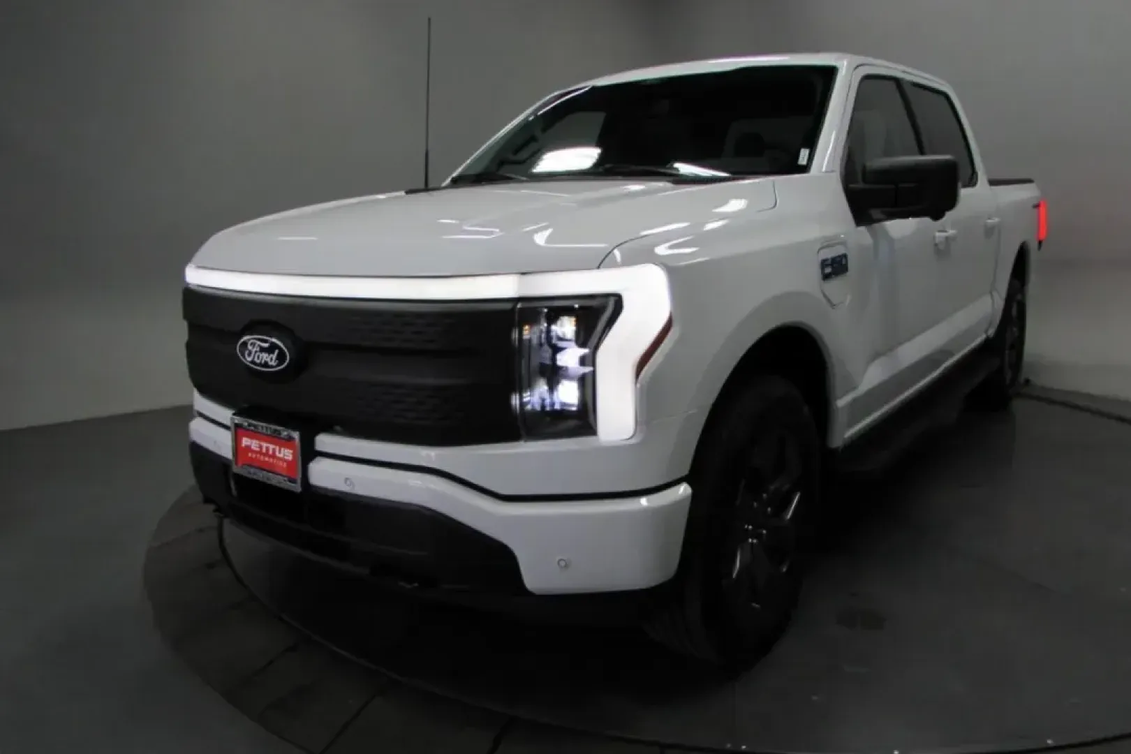 2025 /Medium Dark Slate Leather Ford F-150 Lightning Flash (1FT6W3L76SW) with an Electric Motor engine, located at 12836 Highway 21, De Soto, MO, 63020, (636) 337-7777, 38.151867, -90.575615 - **Drive the Future with the 2025 Ford F-150 Lightning at Pettus Ford De Soto!**<br /> <br /> If you're looking for a truck that combines power, efficiency, and cutting-edge technology, look no further than the 2025 Ford F-150 Lightning, now available at Pettus Ford De Soto in De Soto, MO. This elect - Photo#1