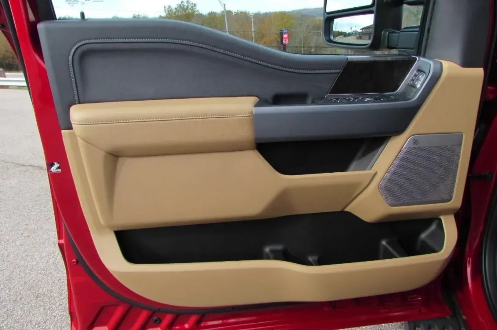 2024 Ford F-250SD Lariat (1FT8W2BM4RE) with an 6.7L Turbocharged engine, located at 12836 Highway 21, De Soto, MO, 63020, (636) 337-7777, 38.151867, -90.575615 - **Unleash Adventure with the 2024 Ford F-250SD Lariat Your Ultimate Trucking Companion!**<br /> <br /> Are you ready to elevate your driving experience? The 2024 Ford F-250SD Lariat is here to redefine what it means to have a reliable, rugged truck that can handle everything from daily commuting to - Photo#15