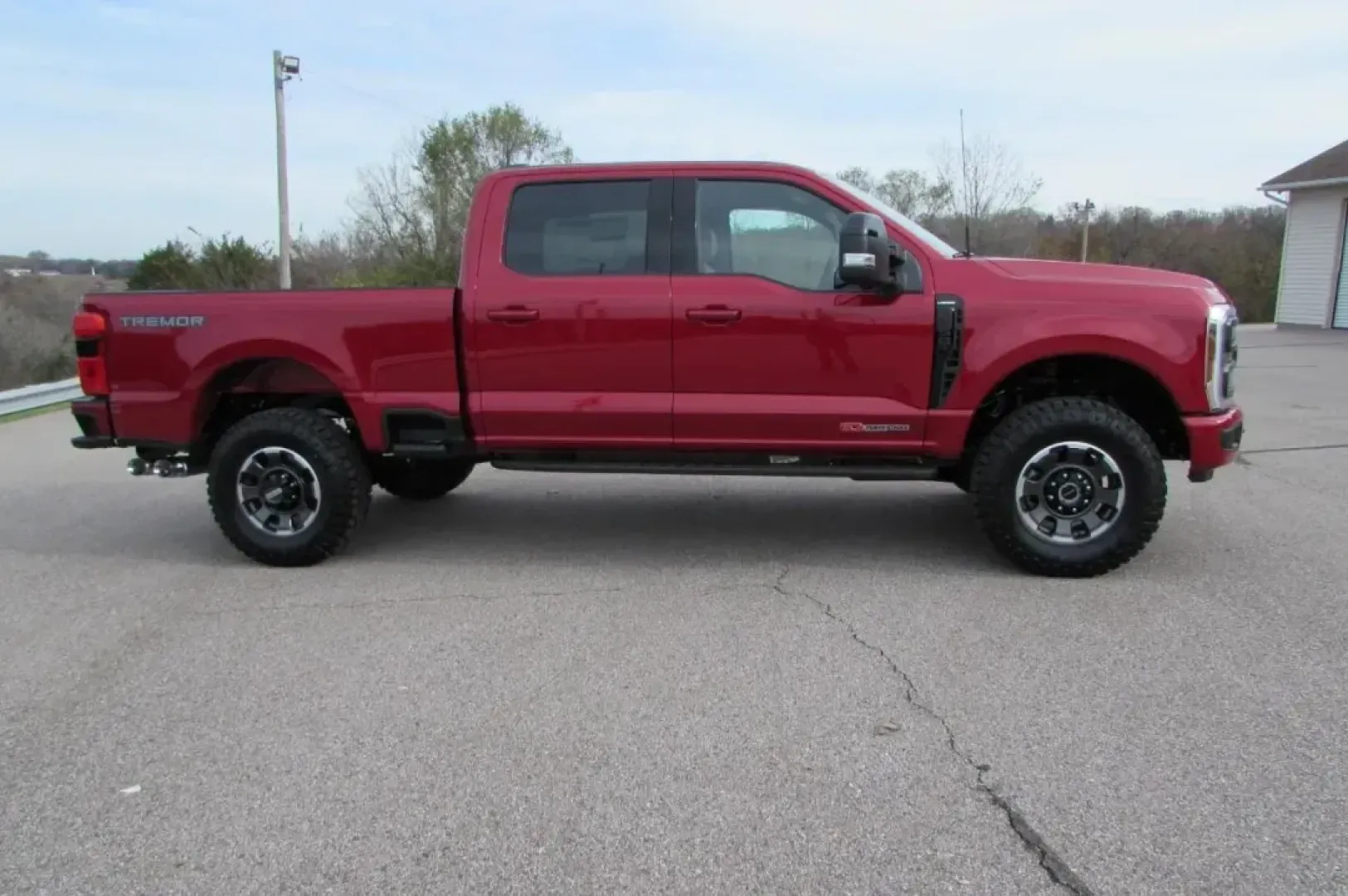 2024 Ford F-250SD Lariat (1FT8W2BM4RE) with an 6.7L Turbocharged engine, located at 12836 Highway 21, De Soto, MO, 63020, (636) 337-7777, 38.151867, -90.575615 - **Unleash Adventure with the 2024 Ford F-250SD Lariat Your Ultimate Trucking Companion!**<br /> <br /> Are you ready to elevate your driving experience? The 2024 Ford F-250SD Lariat is here to redefine what it means to have a reliable, rugged truck that can handle everything from daily commuting to - Photo#2