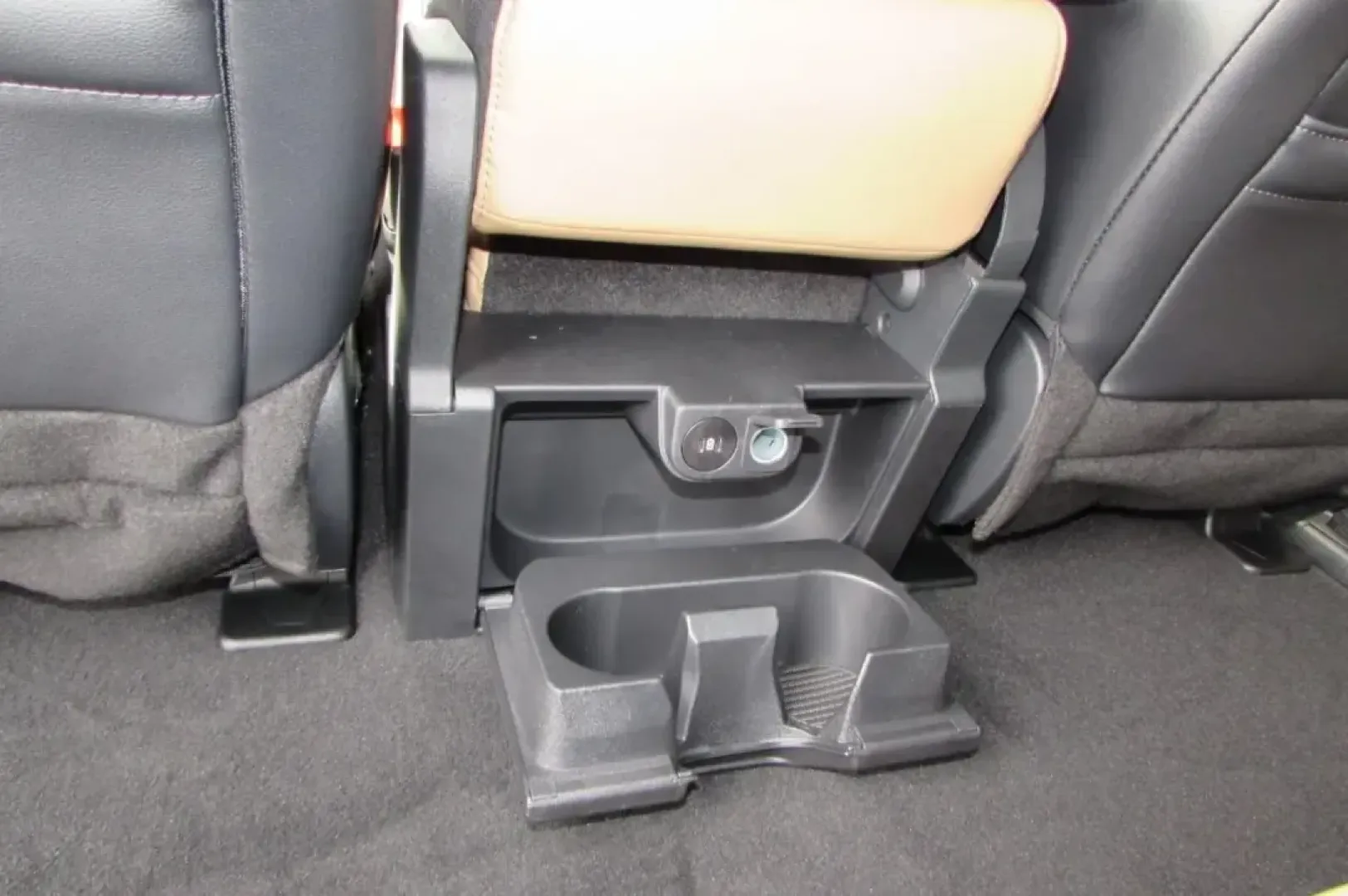 2024 Ford F-250SD Lariat (1FT8W2BM4RE) with an 6.7L Turbocharged engine, located at 12836 Highway 21, De Soto, MO, 63020, (636) 337-7777, 38.151867, -90.575615 - **Unleash Adventure with the 2024 Ford F-250SD Lariat Your Ultimate Trucking Companion!**<br /> <br /> Are you ready to elevate your driving experience? The 2024 Ford F-250SD Lariat is here to redefine what it means to have a reliable, rugged truck that can handle everything from daily commuting to - Photo#29