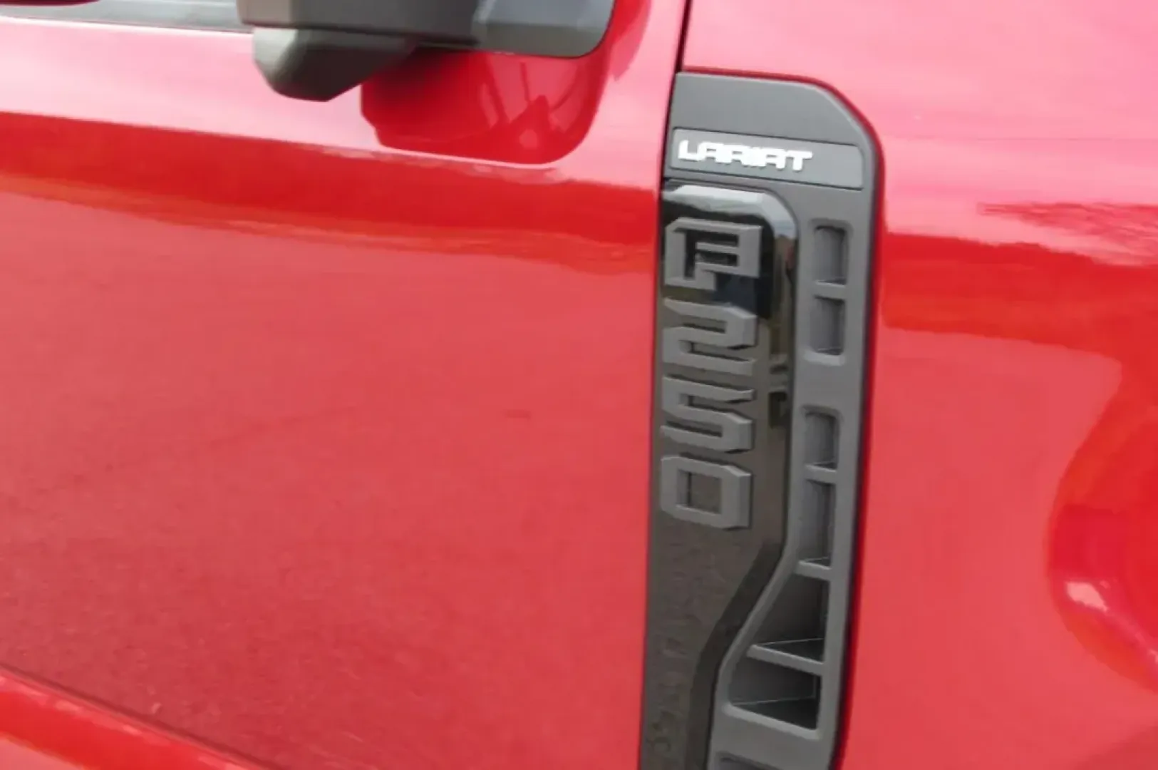 2024 Ford F-250SD Lariat (1FT8W2BM4RE) with an 6.7L Turbocharged engine, located at 12836 Highway 21, De Soto, MO, 63020, (636) 337-7777, 38.151867, -90.575615 - **Unleash Adventure with the 2024 Ford F-250SD Lariat Your Ultimate Trucking Companion!**<br /> <br /> Are you ready to elevate your driving experience? The 2024 Ford F-250SD Lariat is here to redefine what it means to have a reliable, rugged truck that can handle everything from daily commuting to - Photo#8