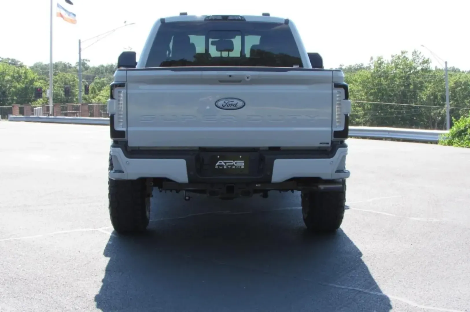 2025 /Black Onyx Ford F-250SD LARIAT (1FT8W2BTXSE) with an 6.7L Turbocharged engine, located at 12836 Highway 21, De Soto, MO, 63020, (636) 337-7777, 38.151867, -90.575615 - Discover Your Next Adventure with the 2025 Ford F-250SD LARIAT at Pettus Ford De Soto!<br /> <br /> Are you a weekend warrior or someone who thrives on outdoor adventures? If so, the 2025 Ford F-250SD LARIAT is your ticket to unparalleled freedom and capability. This rugged truck is designed for tho - Photo#5