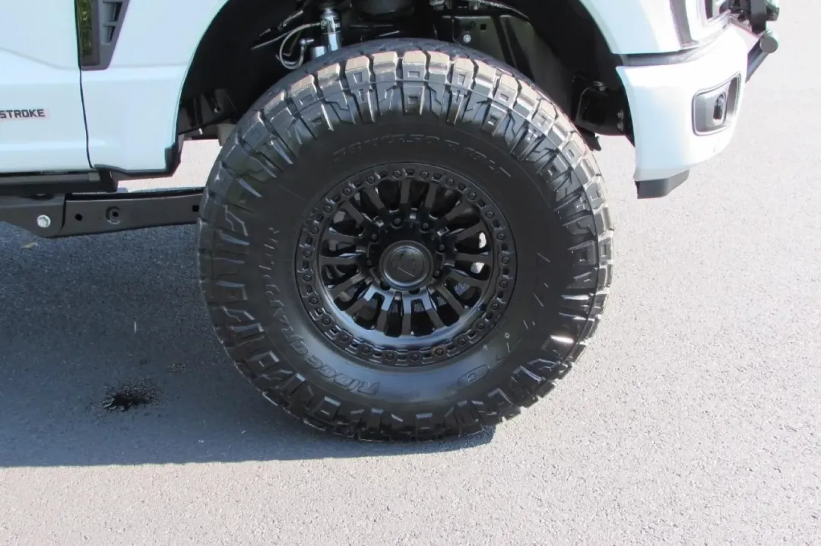 2025 /Black Onyx Ford F-250SD LARIAT (1FT8W2BTXSE) with an 6.7L Turbocharged engine, 6A transmission, located at 12836 Highway 21, De Soto, MO, 63020, (636) 337-7777, 38.151867, -90.575615 - Discover Your Next Adventure with the 2025 Ford F-250SD LARIAT at Pettus Ford De Soto!<br /> <br /> Are you a weekend warrior or someone who thrives on outdoor adventures? If so, the 2025 Ford F-250SD LARIAT is your ticket to unparalleled freedom and capability. This rugged truck is designed for tho - Photo#42