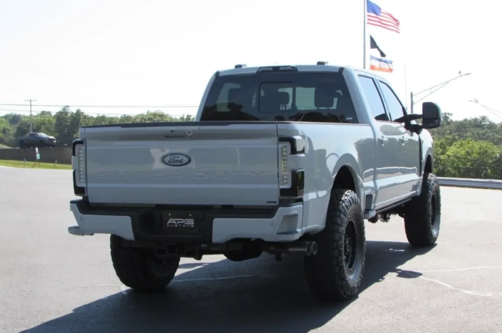 2025 /Black Onyx Ford F-250SD LARIAT (1FT8W2BTXSE) with an 6.7L Turbocharged engine, located at 12836 Highway 21, De Soto, MO, 63020, (636) 337-7777, 38.151867, -90.575615 - Discover Your Next Adventure with the 2025 Ford F-250SD LARIAT at Pettus Ford De Soto!<br /> <br /> Are you a weekend warrior or someone who thrives on outdoor adventures? If so, the 2025 Ford F-250SD LARIAT is your ticket to unparalleled freedom and capability. This rugged truck is designed for tho - Photo#6