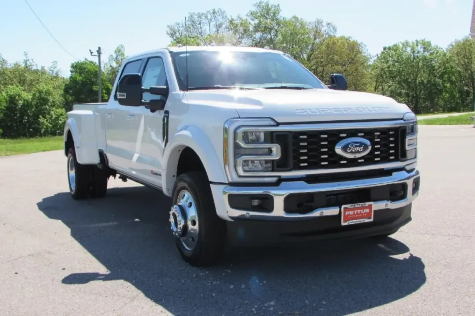 2025 /Black Onyx Leather Trimmed Ford F-450SD Lariat DRW (1FT8W4DM1SE) with an 6.7L Turbocharged engine, Automatic transmission, located at 12836 Highway 21, De Soto, MO, 63020, (636) 337-7777, 38.151867, -90.575615 - Are you ready to elevate your lifestyle with a powerful truck that can handle any challenge? The 2025 Ford F-450SD Lariat DRW is built for those who demand excellence, whether you're conquering off-road adventures, towing heavy loads for work, or simply enjoying weekend getaways with family and frie - Photo#33