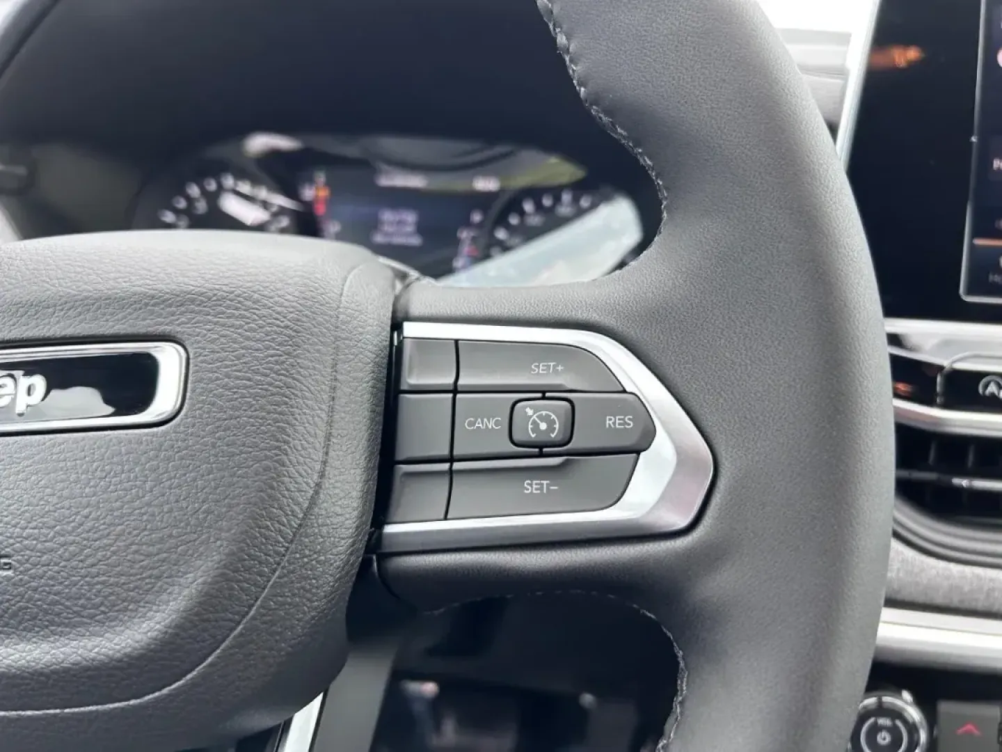 2025 /Black Leather Trimmed Jeep Compass Latitude (3C4NJDBN7ST) with an 2.0L I4 DOHC DI Turbo engine, Automatic transmission, located at 970 Woodlawn Dr., Farmington, MO, 63640, (573) 431-7800, 37.825642, -90.468674 - ### Discover Adventure with the 2025 Jeep Compass Latitude at Pettus CDJR Farmington<br /> <br /> Are you ready to elevate your weekend adventures or conquer your daily commute? Look no further than the 2025 Jeep Compass Latitude, a perfect blend of style, comfort, and performance. This exceptional - Photo#12
