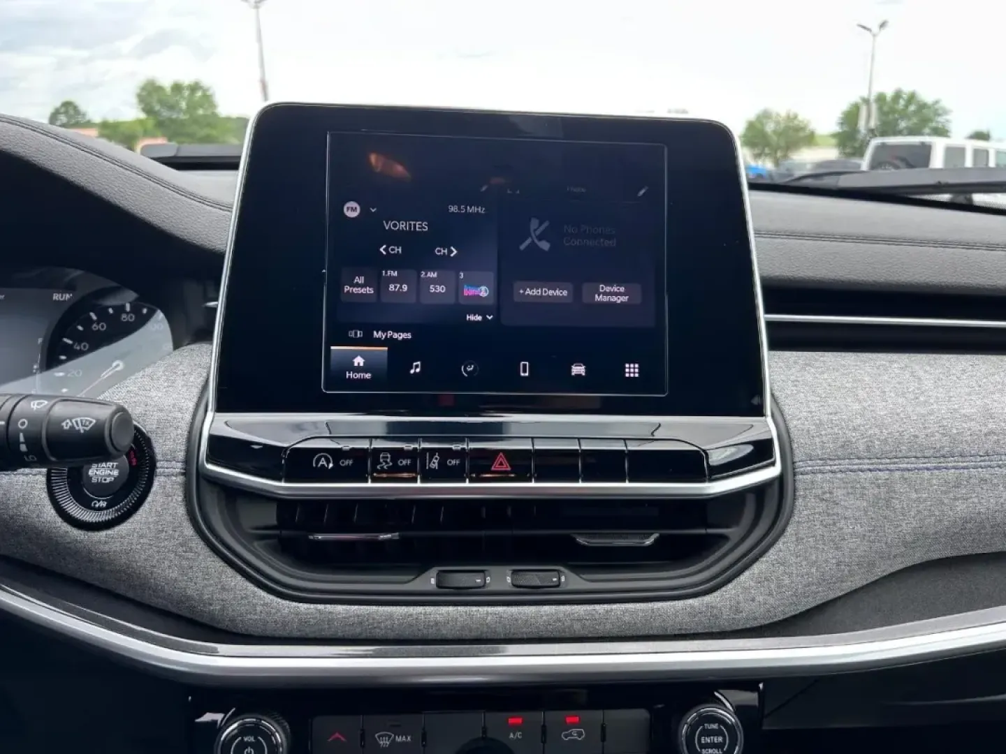 2025 /Black Leather Trimmed Jeep Compass Latitude (3C4NJDBN7ST) with an 2.0L I4 DOHC DI Turbo engine, Automatic transmission, located at 970 Woodlawn Dr., Farmington, MO, 63640, (573) 431-7800, 37.825642, -90.468674 - ### Discover Adventure with the 2025 Jeep Compass Latitude at Pettus CDJR Farmington<br /> <br /> Are you ready to elevate your weekend adventures or conquer your daily commute? Look no further than the 2025 Jeep Compass Latitude, a perfect blend of style, comfort, and performance. This exceptional - Photo#13