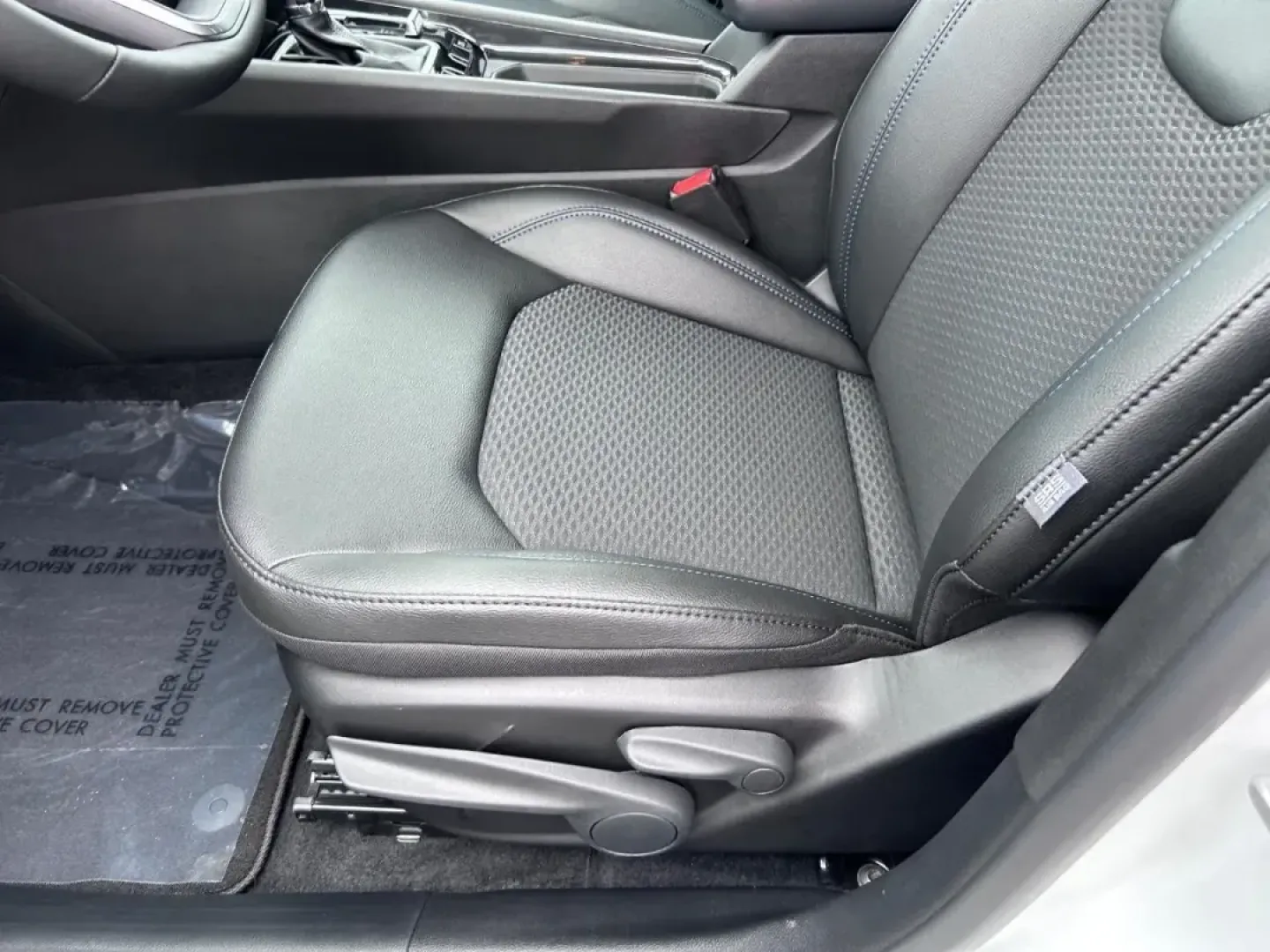 2025 /Black Leather Trimmed Jeep Compass Latitude (3C4NJDBN7ST) with an 2.0L I4 DOHC DI Turbo engine, Automatic transmission, located at 970 Woodlawn Dr., Farmington, MO, 63640, (573) 431-7800, 37.825642, -90.468674 - ### Discover Adventure with the 2025 Jeep Compass Latitude at Pettus CDJR Farmington<br /> <br /> Are you ready to elevate your weekend adventures or conquer your daily commute? Look no further than the 2025 Jeep Compass Latitude, a perfect blend of style, comfort, and performance. This exceptional - Photo#18