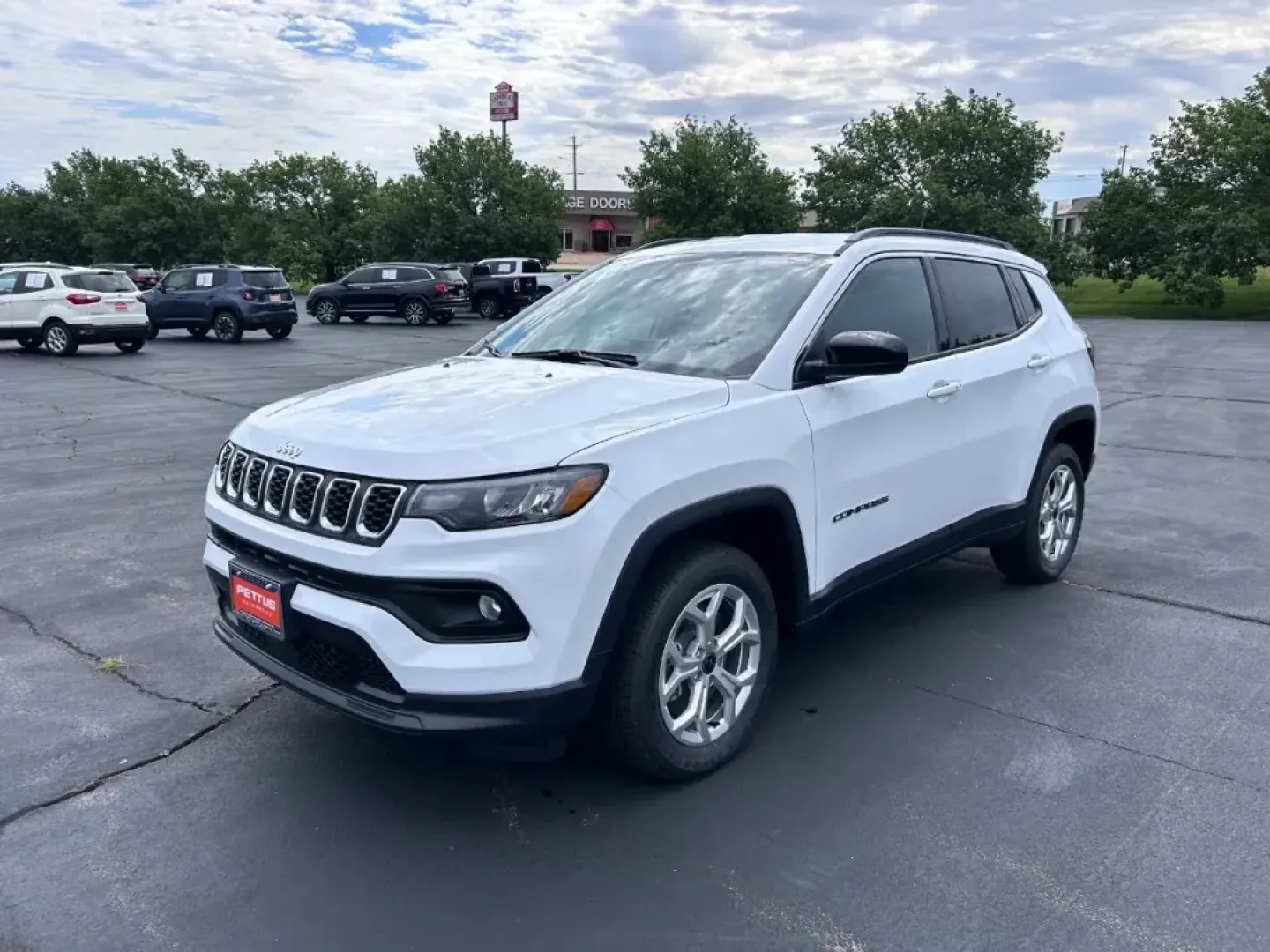 2025 /Black Leather Trimmed Jeep Compass Latitude (3C4NJDBNXST) with an 2.0L I4 DOHC DI Turbo engine, Automatic transmission, located at 970 Woodlawn Dr., Farmington, MO, 63640, (573) 431-7800, 37.825642, -90.468674 - **Discover Adventure Behind the Wheel of the 2025 Jeep Compass Latitude at Pettus CDJR Farmington!**<br /> <br /> Are you ready to elevate your driving experience and embrace the adventurous lifestyle you've always dreamed of? Look no further! The 2025 Jeep Compass Latitude, with its stunning Bright - Photo#6