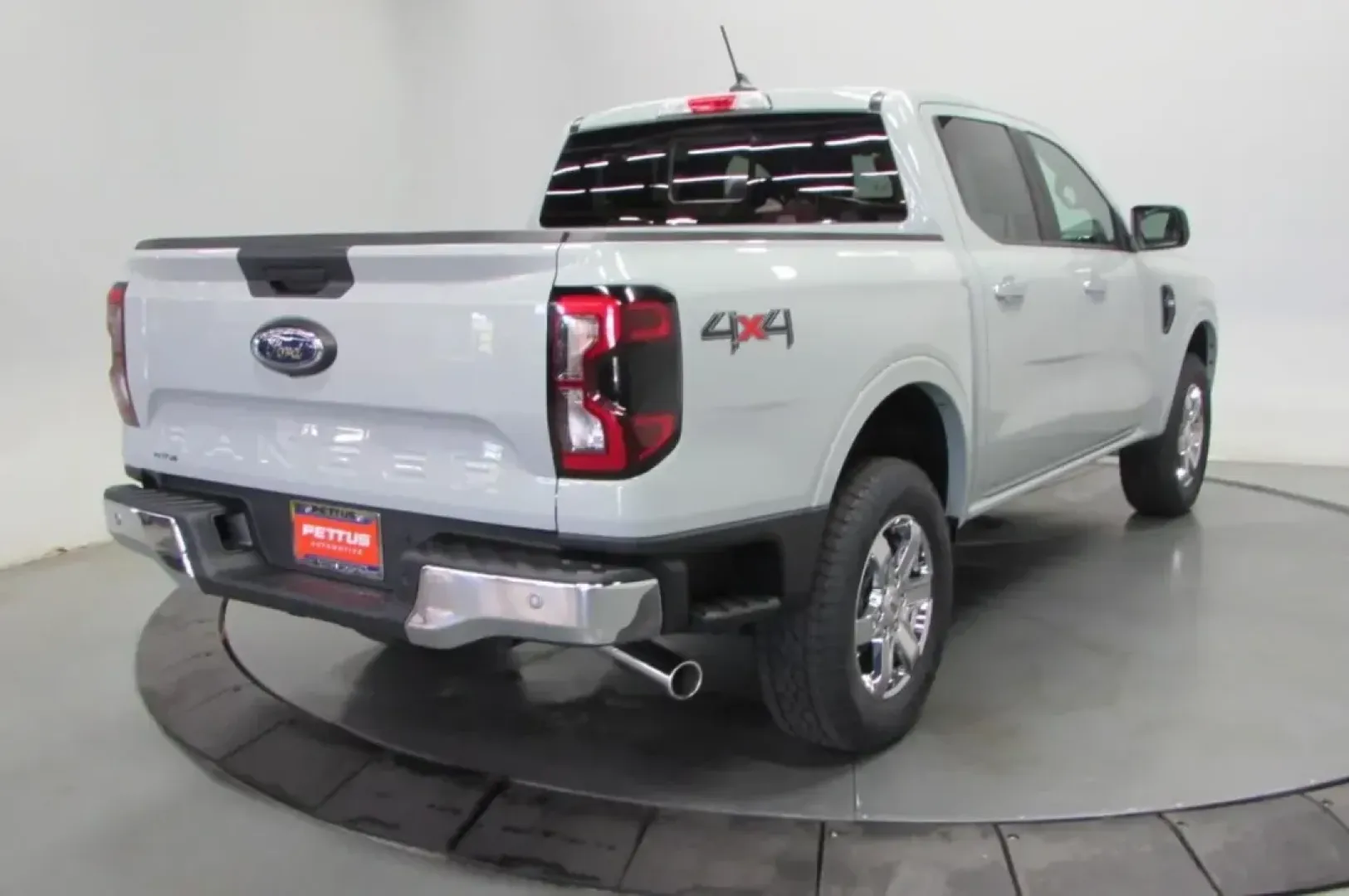 2024 Ford Ranger XLT (1FTER4HH0RL) with an 2.3L EcoBoost engine, Automatic transmission, located at 12836 Highway 21, De Soto, MO, 63020, (636) 337-7777, 38.151867, -90.575615 - Are you ready to elevate your adventures and transform your daily commute? The 2024 Ford Ranger XLT is the perfect blend of rugged capability and modern comfort, making it an ideal choice for those who crave both utility and style. Whether you're navigating busy city streets or tackling off-road tra - Photo#6