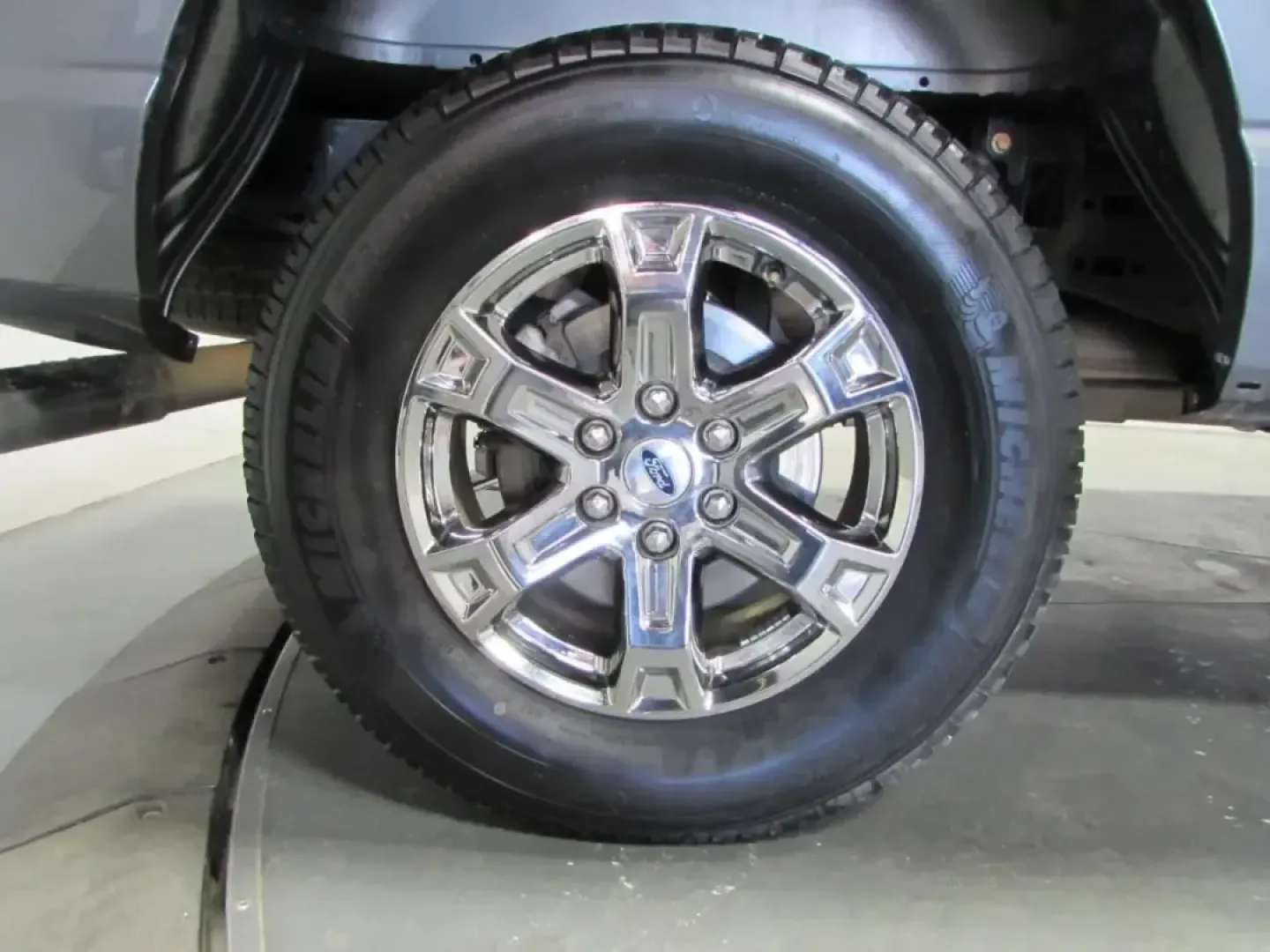 2023 /Medium Dark Slate Ford F-150 XLT (1FTEX1EP3PK) with an 2.7L V6 DOHC 24V engine, Automatic transmission, located at 12836 Highway 21, De Soto, MO, 63020, (636) 337-7777, 38.151867, -90.575615 - Whether your weekends revolve around towing a boat to the lake, hauling supplies for a home project, or packing up the family for a road trip down I55, the 2023 Ford F150 is the kind of truck that fits real Missouri life. This GRAY MET F150 blends everyday comfort with true work-ready capability, ma - Photo#8