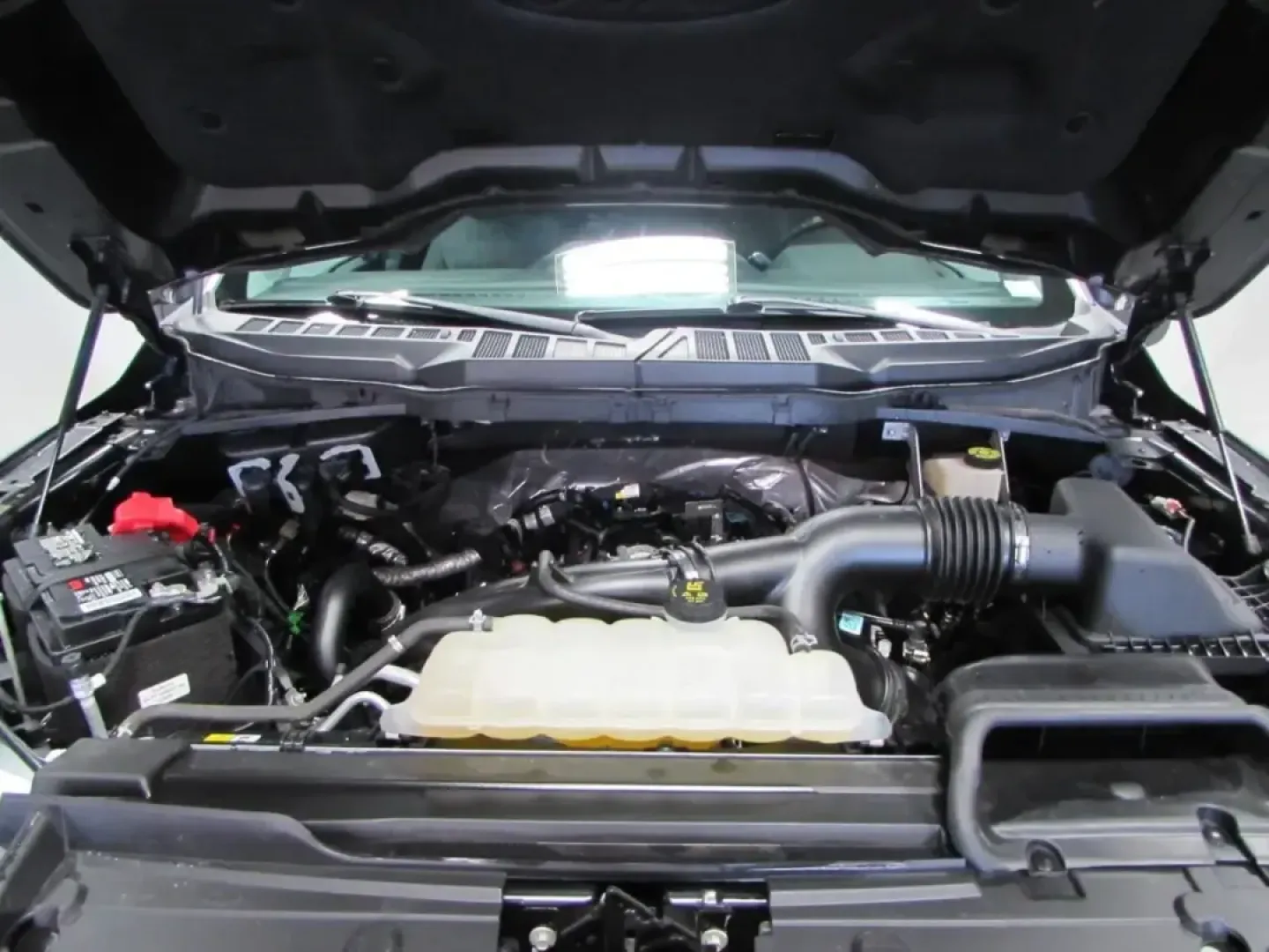 2023 /Medium Dark Slate Ford F-150 XLT (1FTEX1EP3PK) with an 2.7L V6 DOHC 24V engine, Automatic transmission, located at 12836 Highway 21, De Soto, MO, 63020, (636) 337-7777, 38.151867, -90.575615 - Whether your weekends revolve around towing a boat to the lake, hauling supplies for a home project, or packing up the family for a road trip down I55, the 2023 Ford F150 is the kind of truck that fits real Missouri life. This GRAY MET F150 blends everyday comfort with true work-ready capability, ma - Photo#9