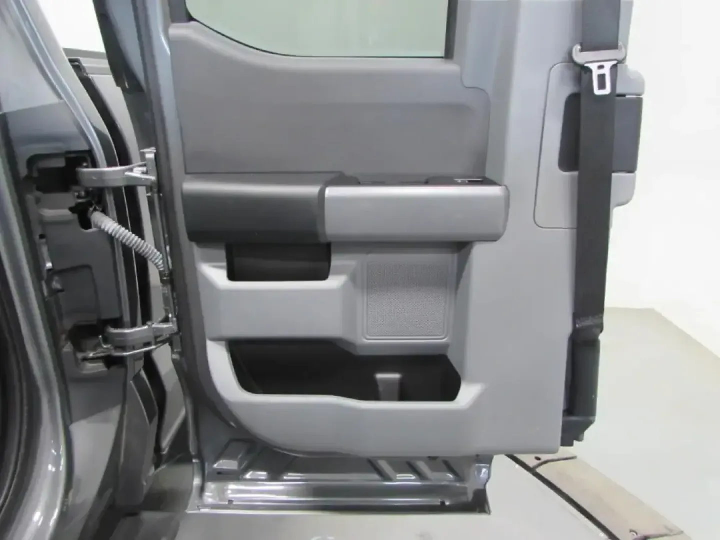 2023 /Medium Dark Slate Ford F-150 XLT (1FTEX1EP3PK) with an 2.7L V6 DOHC 24V engine, Automatic transmission, located at 12836 Highway 21, De Soto, MO, 63020, (636) 337-7777, 38.151867, -90.575615 - Whether your weekends revolve around towing a boat to the lake, hauling supplies for a home project, or packing up the family for a road trip down I55, the 2023 Ford F150 is the kind of truck that fits real Missouri life. This GRAY MET F150 blends everyday comfort with true work-ready capability, ma - Photo#13