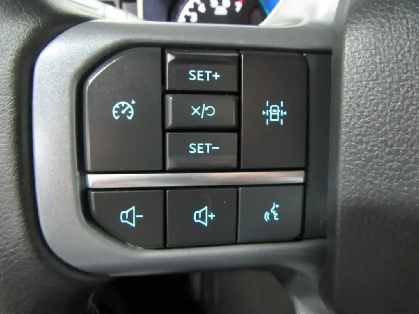 2023 /Medium Dark Slate Ford F-150 XLT (1FTEX1EP3PK) with an 2.7L V6 DOHC 24V engine, Automatic transmission, located at 12836 Highway 21, De Soto, MO, 63020, (636) 337-7777, 38.151867, -90.575615 - Whether your weekends revolve around towing a boat to the lake, hauling supplies for a home project, or packing up the family for a road trip down I55, the 2023 Ford F150 is the kind of truck that fits real Missouri life. This GRAY MET F150 blends everyday comfort with true work-ready capability, ma - Photo#21