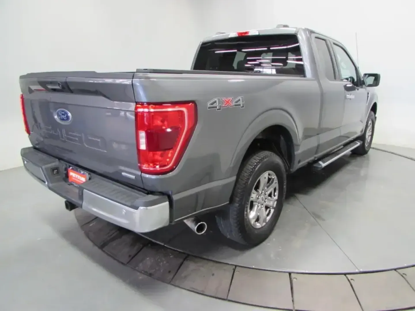 2023 /Black W/Medium Dark Slate Ford F-150 XLT (1FTEX1EP3PK) with an 2.7L V6 DOHC 24V engine, Automatic transmission, located at 12836 Highway 21, De Soto, MO, 63020, (636) 337-7777, 38.151867, -90.575615 - Whether your weekends revolve around towing a boat to the lake, hauling supplies for a home project, or packing up the family for a road trip down I55, the 2023 Ford F150 is the kind of truck that fits real Missouri life. This GRAY MET F150 blends everyday comfort with true work-ready capability, ma - Photo#6