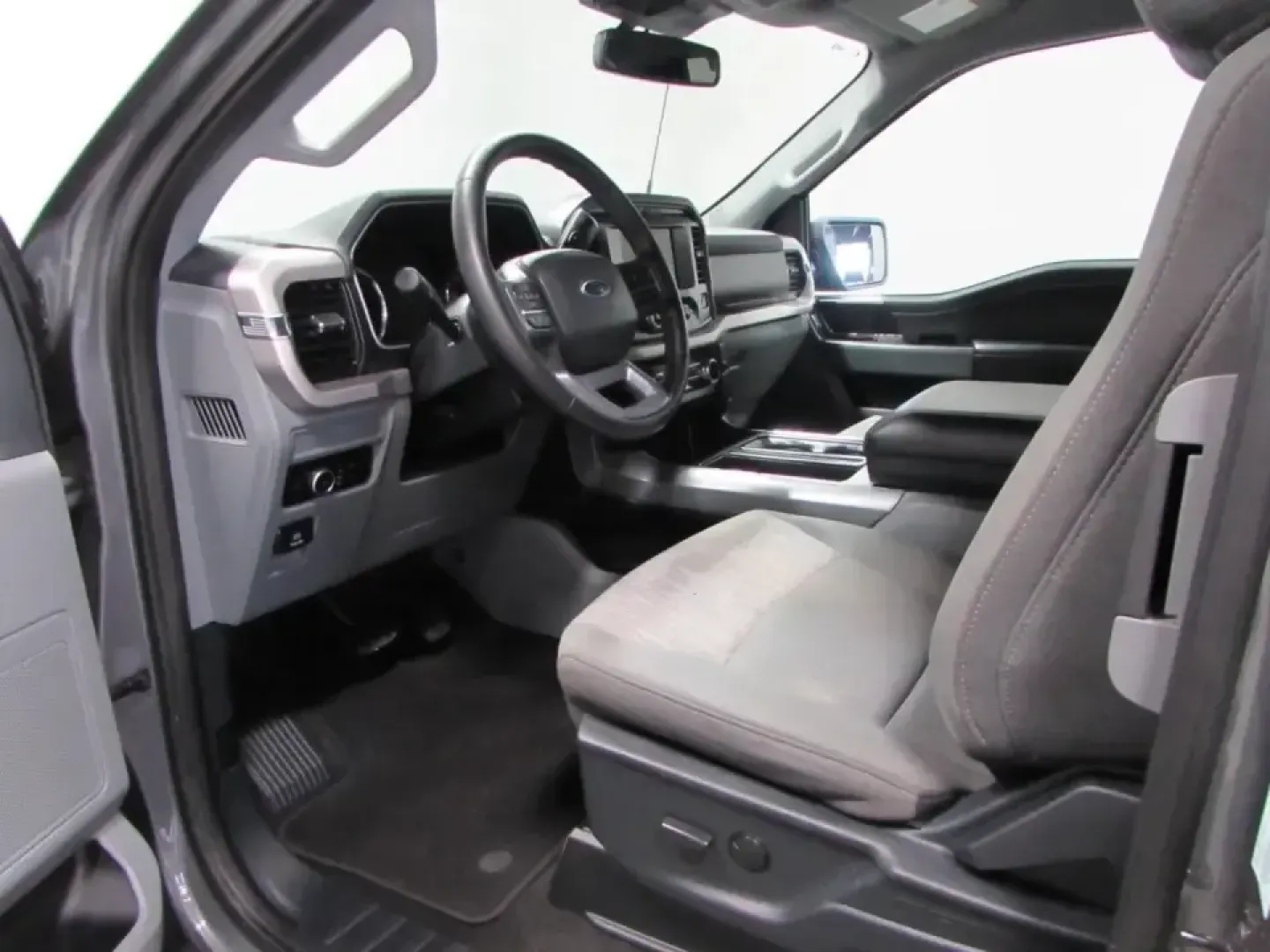 2023 /Black W/Medium Dark Slate Ford F-150 XLT (1FTEX1EP3PK) with an 2.7L V6 DOHC 24V engine, Automatic transmission, located at 12836 Highway 21, De Soto, MO, 63020, (636) 337-7777, 38.151867, -90.575615 - Whether your weekends revolve around towing a boat to the lake, hauling supplies for a home project, or packing up the family for a road trip down I55, the 2023 Ford F150 is the kind of truck that fits real Missouri life. This GRAY MET F150 blends everyday comfort with true work-ready capability, ma - Photo#12