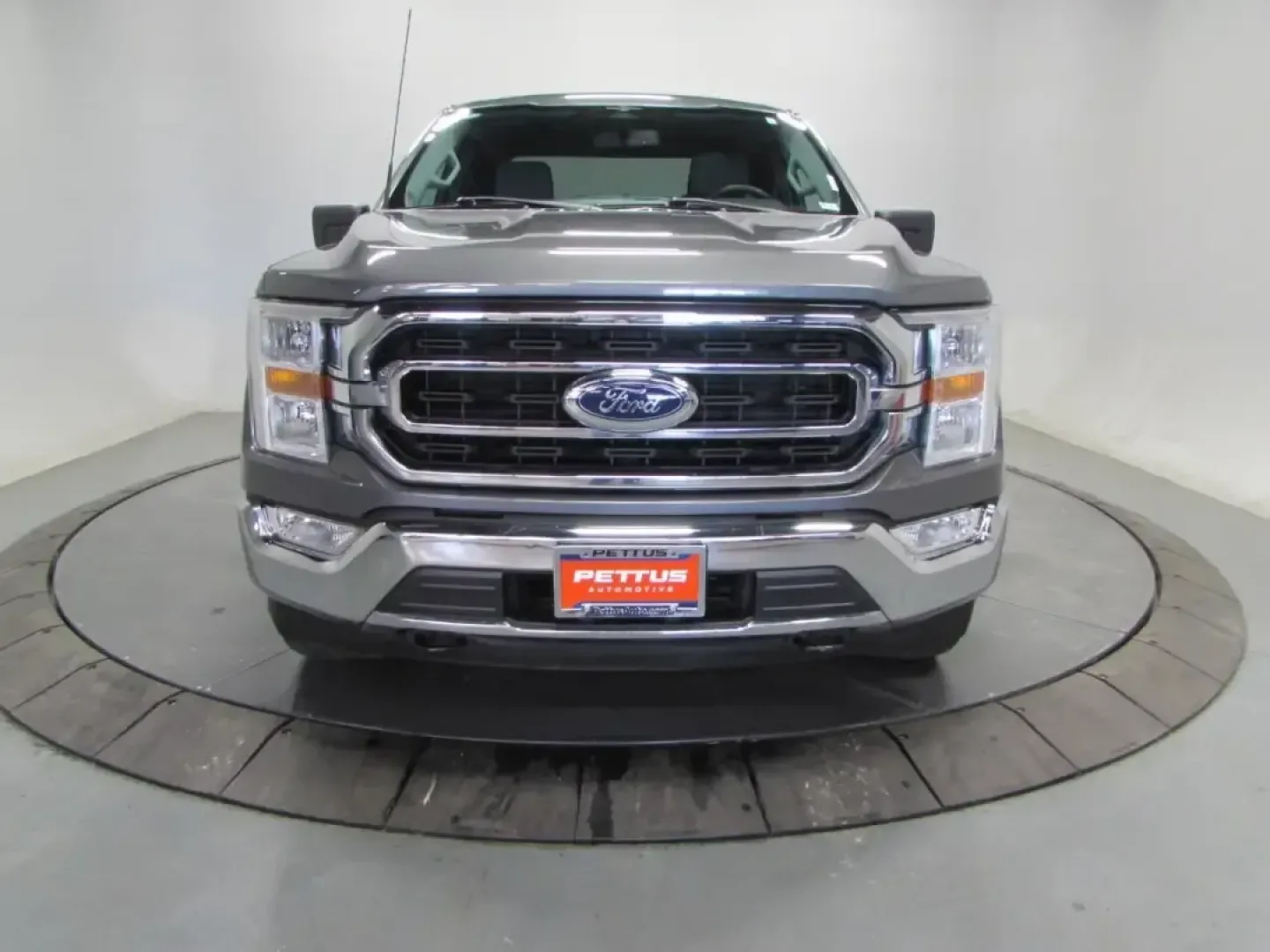 2023 /Medium Dark Slate Ford F-150 XLT (1FTEX1EP3PK) with an 2.7L V6 DOHC 24V engine, Automatic transmission, located at 12836 Highway 21, De Soto, MO, 63020, (636) 337-7777, 38.151867, -90.575615 - Whether your weekends revolve around towing a boat to the lake, hauling supplies for a home project, or packing up the family for a road trip down I55, the 2023 Ford F150 is the kind of truck that fits real Missouri life. This GRAY MET F150 blends everyday comfort with true work-ready capability, ma - Photo#1