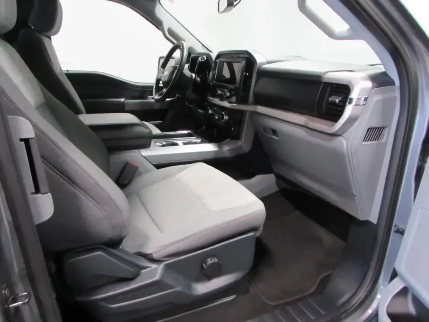 2023 /Black W/Medium Dark Slate Ford F-150 XLT (1FTEX1EP3PK) with an 2.7L V6 DOHC 24V engine, Automatic transmission, located at 12836 Highway 21, De Soto, MO, 63020, (636) 337-7777, 38.151867, -90.575615 - Whether your weekends revolve around towing a boat to the lake, hauling supplies for a home project, or packing up the family for a road trip down I55, the 2023 Ford F150 is the kind of truck that fits real Missouri life. This GRAY MET F150 blends everyday comfort with true work-ready capability, ma - Photo#16