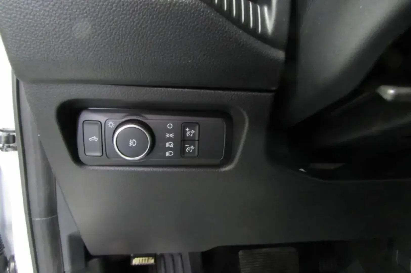 2024 Ford Ranger LARIAT (1FTER4KH2RL) with an 2.3L EcoBoost engine, Automatic transmission, located at 12836 Highway 21, De Soto, MO, 63020, (636) 337-7777, 38.151867, -90.575615 - **Unleash Your Adventurous Spirit with the 2024 Ford Ranger LARIAT!**<br /> <br /> Are you ready to elevate your weekend adventures or tackle your daily commute with style and confidence? The 2024 Ford Ranger LARIAT is here to transform how you experience the road, whether you're heading to the grea - Photo#14
