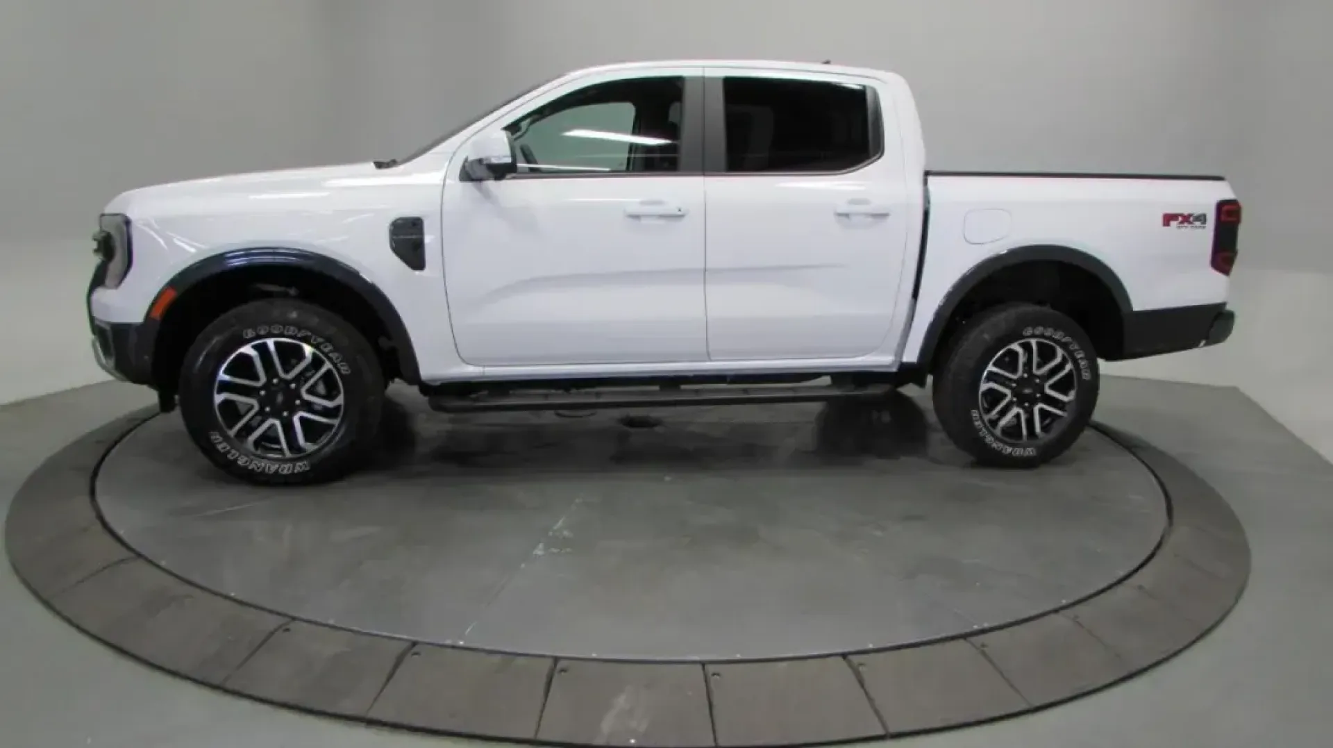 2024 Ford Ranger LARIAT (1FTER4KH2RL) with an 2.3L EcoBoost engine, Automatic transmission, located at 12836 Highway 21, De Soto, MO, 63020, (636) 337-7777, 38.151867, -90.575615 - **Unleash Your Adventurous Spirit with the 2024 Ford Ranger LARIAT!**<br /> <br /> Are you ready to elevate your weekend adventures or tackle your daily commute with style and confidence? The 2024 Ford Ranger LARIAT is here to transform how you experience the road, whether you're heading to the grea - Photo#3