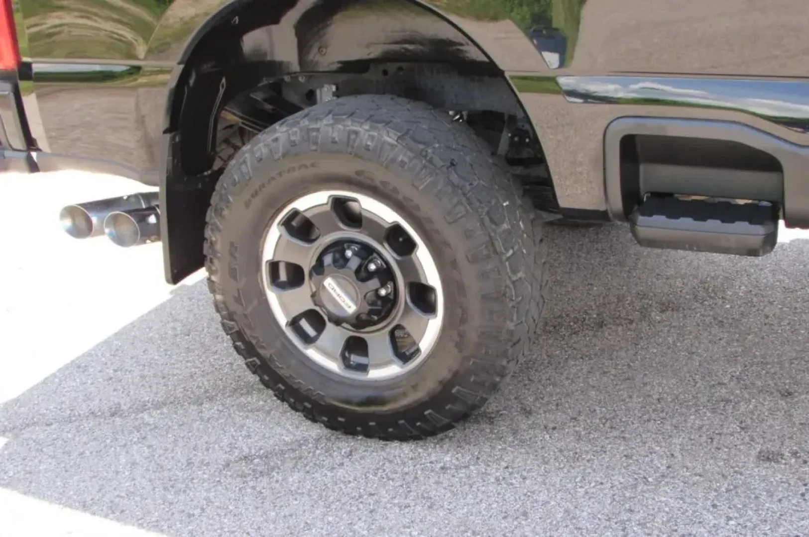 2024 /Black Onyx/Carmelo Leather Ford F-350SD Platinum (1FT8W3BM0RE) with an Other engine, located at 12836 Highway 21, De Soto, MO, 63020, (636) 337-7777, 38.151867, -90.575615 - **Unleash Your Adventurous Spirit with This 2024 Ford F-350SD Platinum at Pettus Ford De Soto!**<br /> <br /> Are you ready to take your weekends to the next level? Imagine conquering off-road trails, hauling your camping gear, and bringing your family along for the ride in style and comfort. This 2 - Photo#10